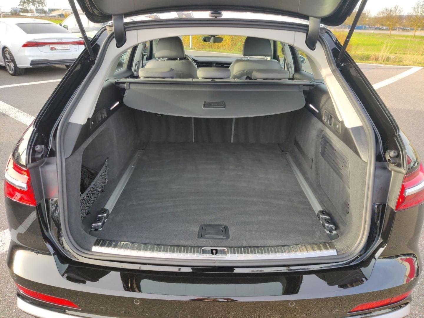 Bild über Audi S6 Avant TDI quattro tiptronic - für weitere Informationen kontaktieren Sie den Audi Partner