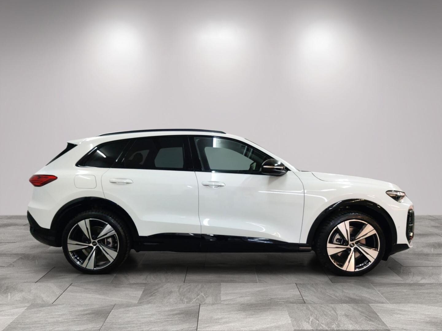 Bild über Audi Q5 SUV TDI quattro 150 kW S tronic - für weitere Informationen kontaktieren Sie den Audi Partner