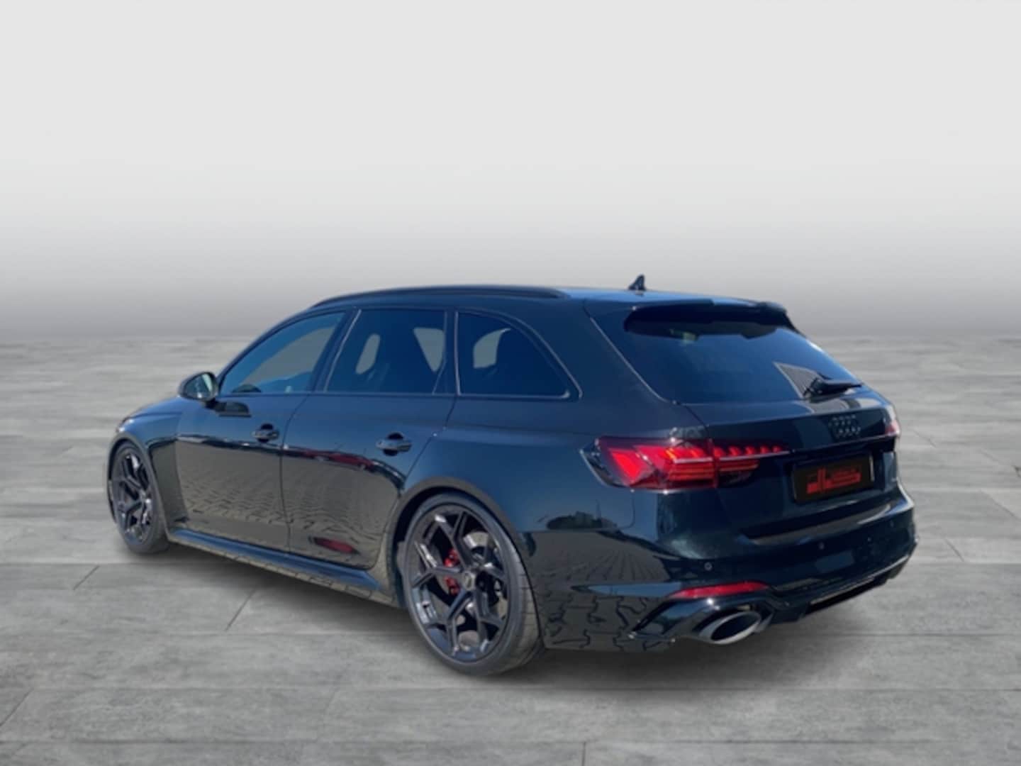 Bild über Audi RS 4 Avant TFSI quattro tiptronic - für weitere Informationen kontaktieren Sie den Audi Partner