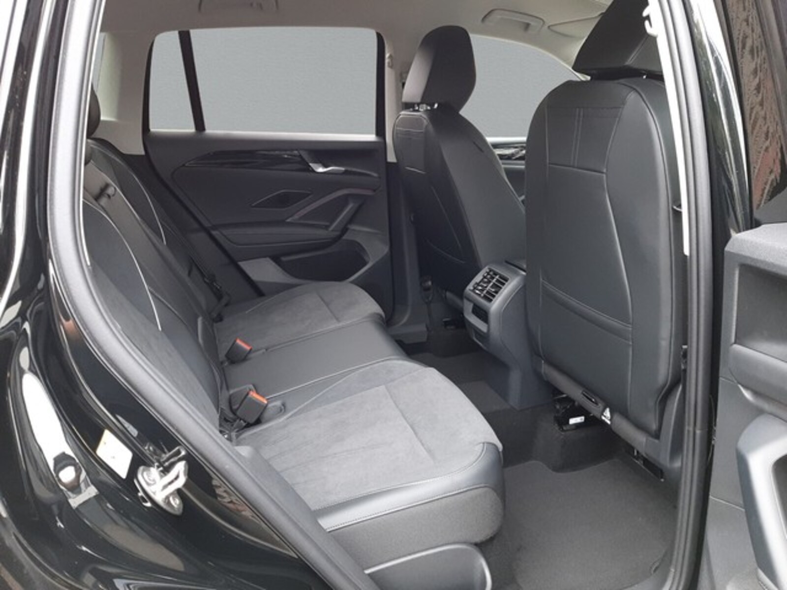 Volkswagen Tiguan – Bild 8