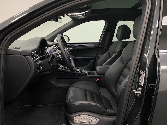 2026 Porsche Macan T - Photo 68