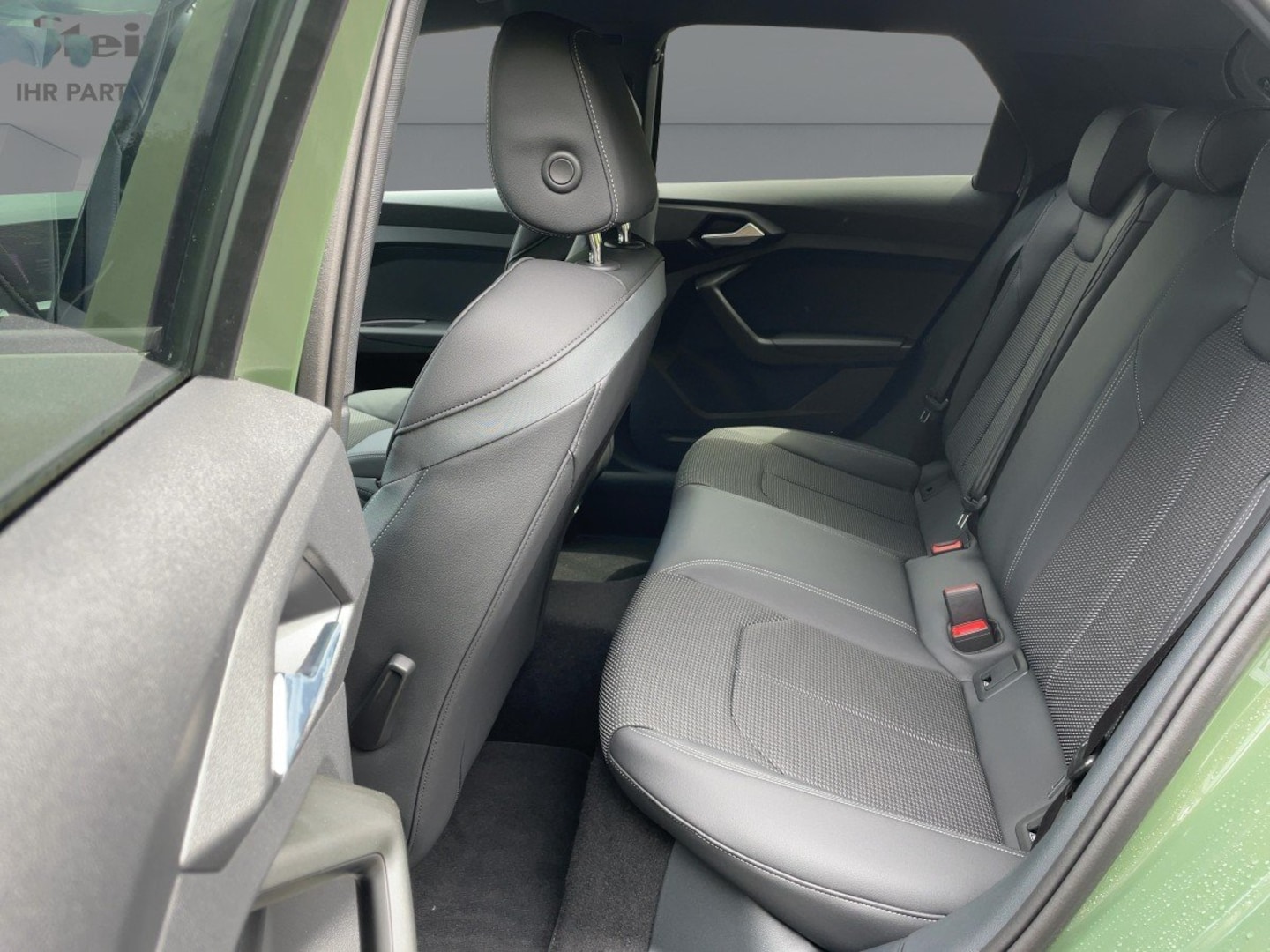Bild über Audi A1 Sportback S line 35 TFSI S tronic - für weitere Informationen kontaktieren Sie den Audi Partner