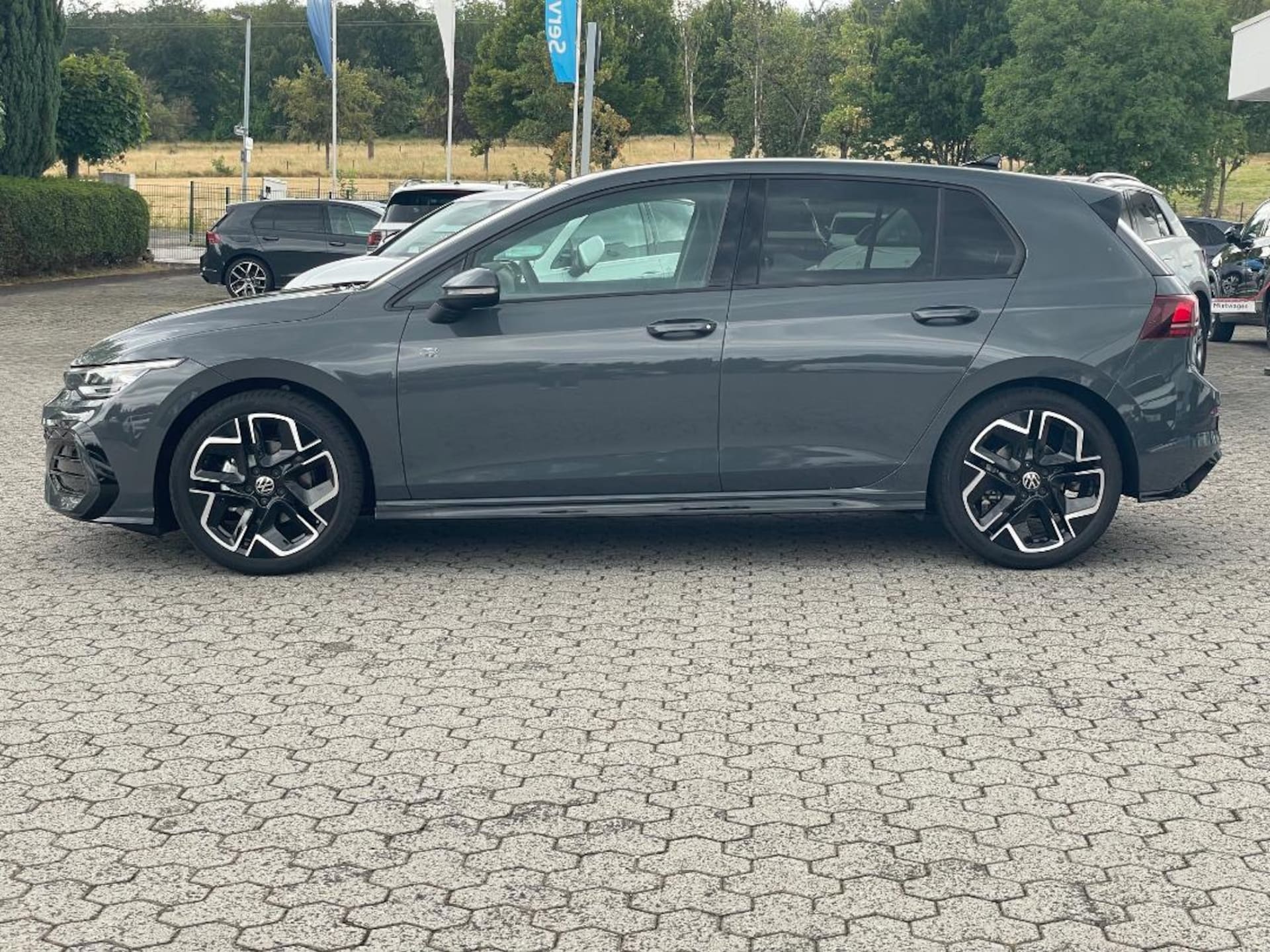 Volkswagen Golf R-Line