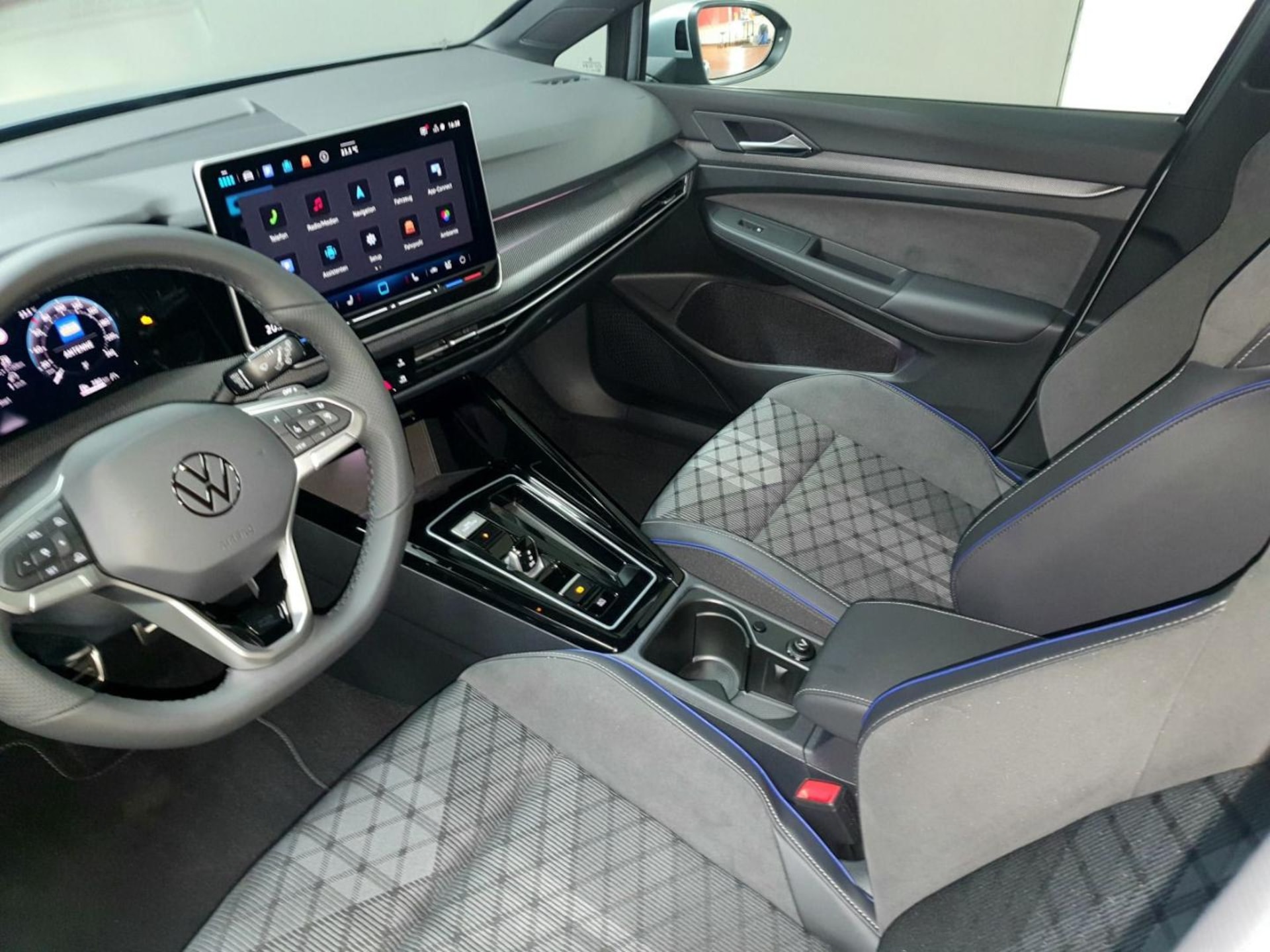 Volkswagen Golf R-Line