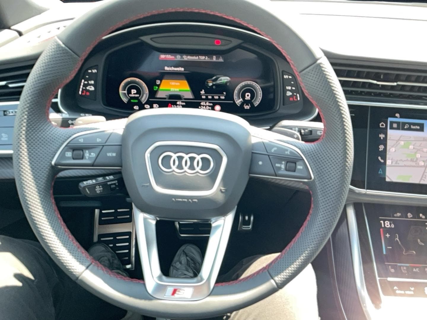 Bild über Audi Q8 SUV TFSI e S line business TFSI e quattro 360 kW tiptronic - für weitere Informationen kontaktieren Sie den Audi Partner
