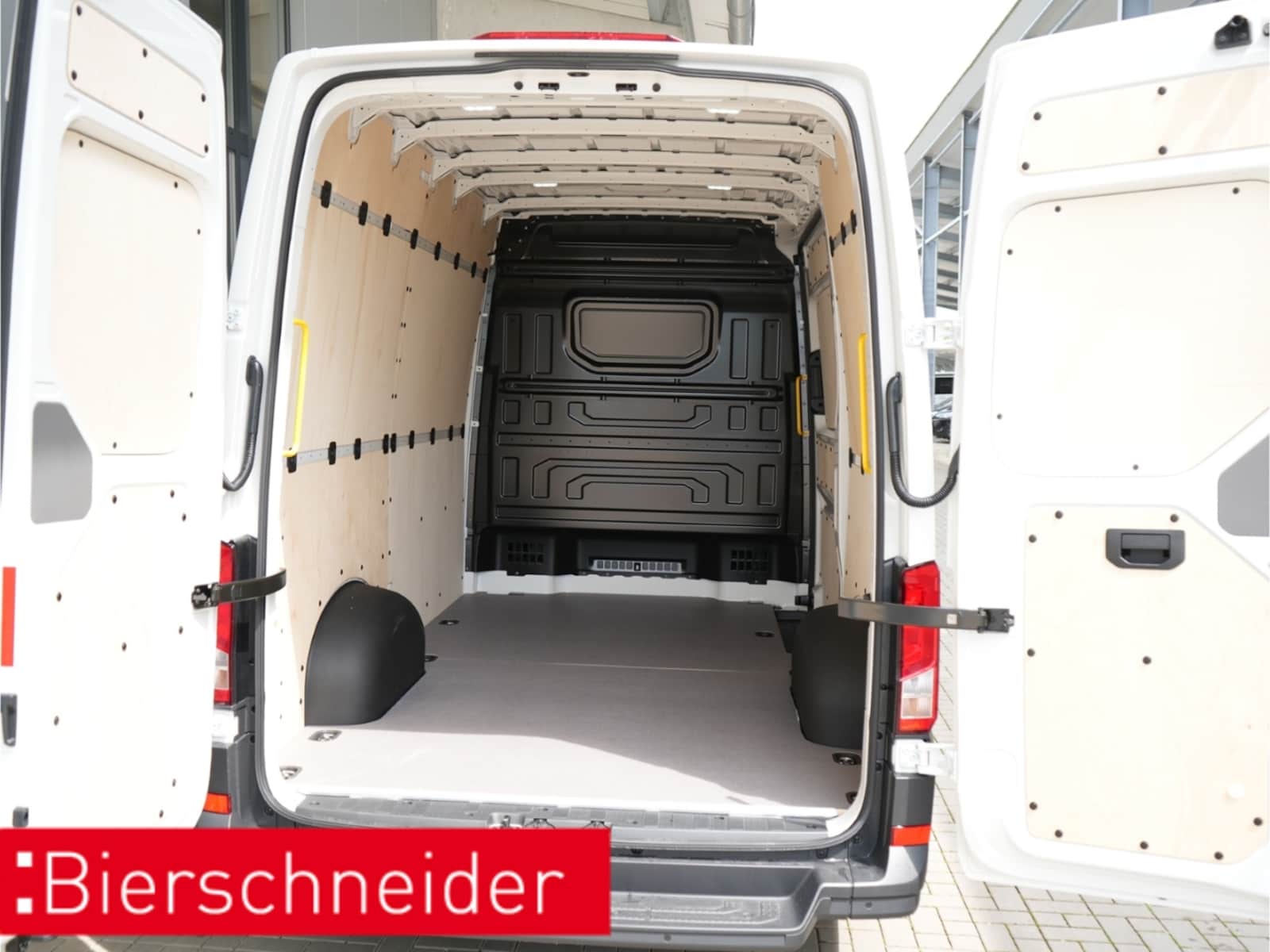 Volkswagen Crafter Kasten mittlerer Radstand – Bild 3