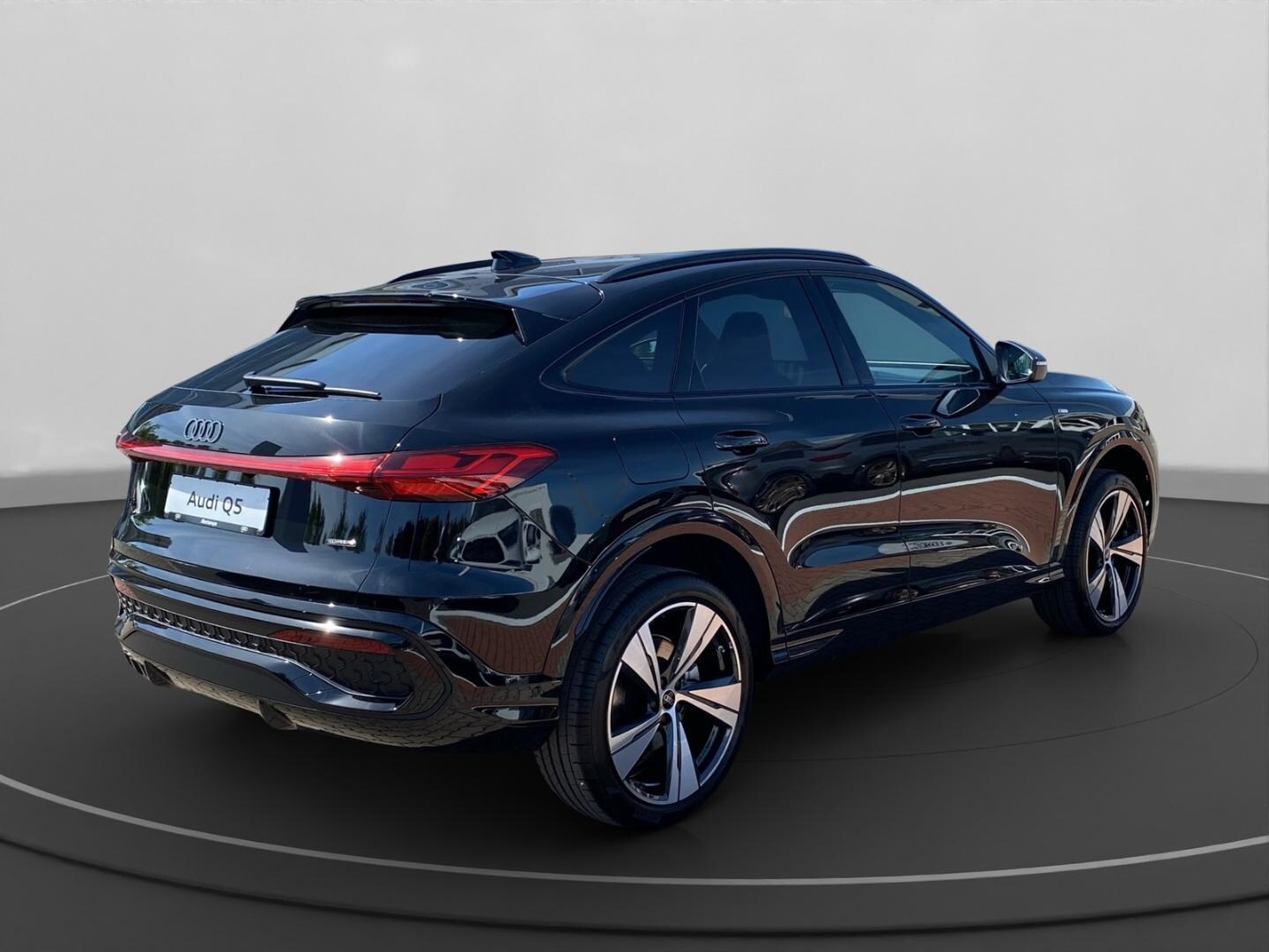 Bild über Audi Q5 Sportback TDI quattro 150 kW S tronic - für weitere Informationen kontaktieren Sie den Audi Partner