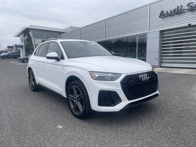 2023 Audi Q5 55 e Premium Plus's photo