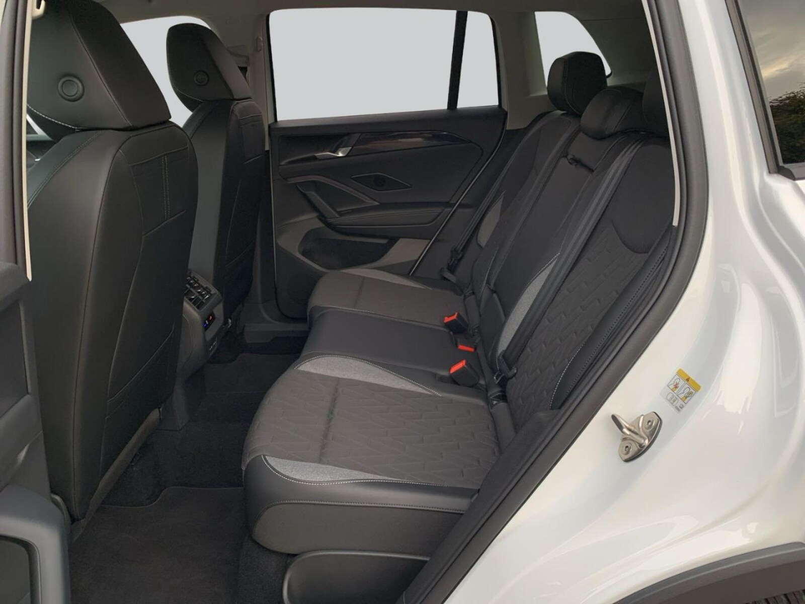 Volkswagen Tiguan – Bild 11