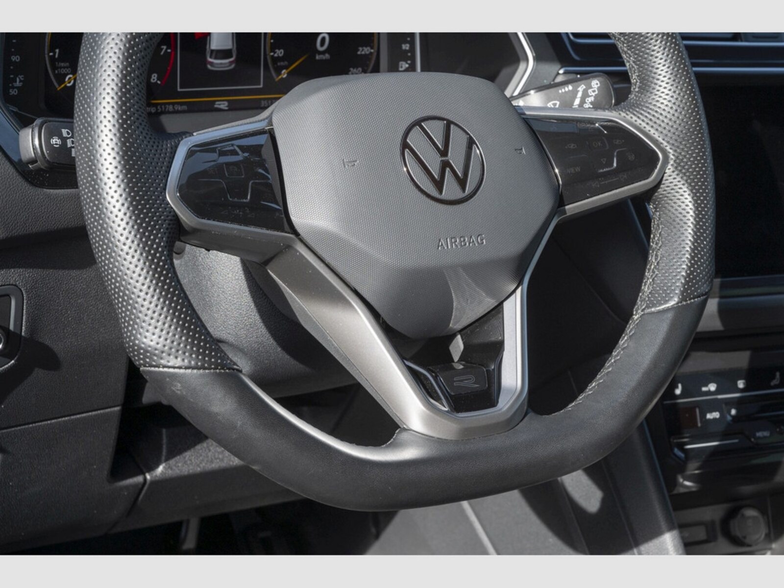 Volkswagen Tiguan – Bild 16