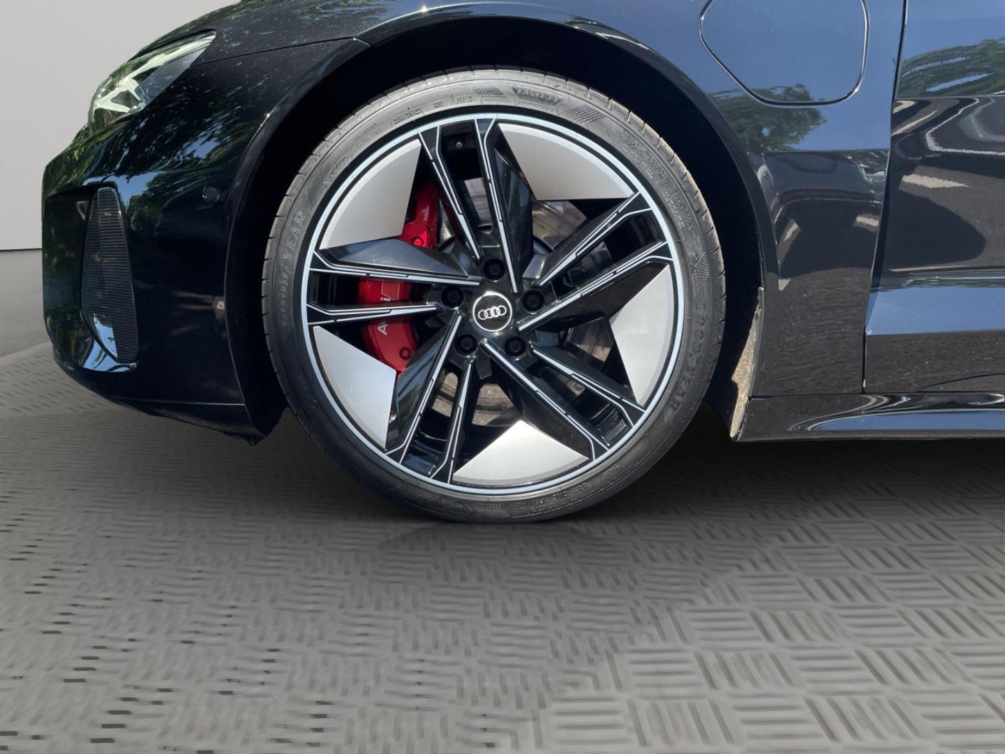 Image about Audi RS e-tron GT e-tron quattro