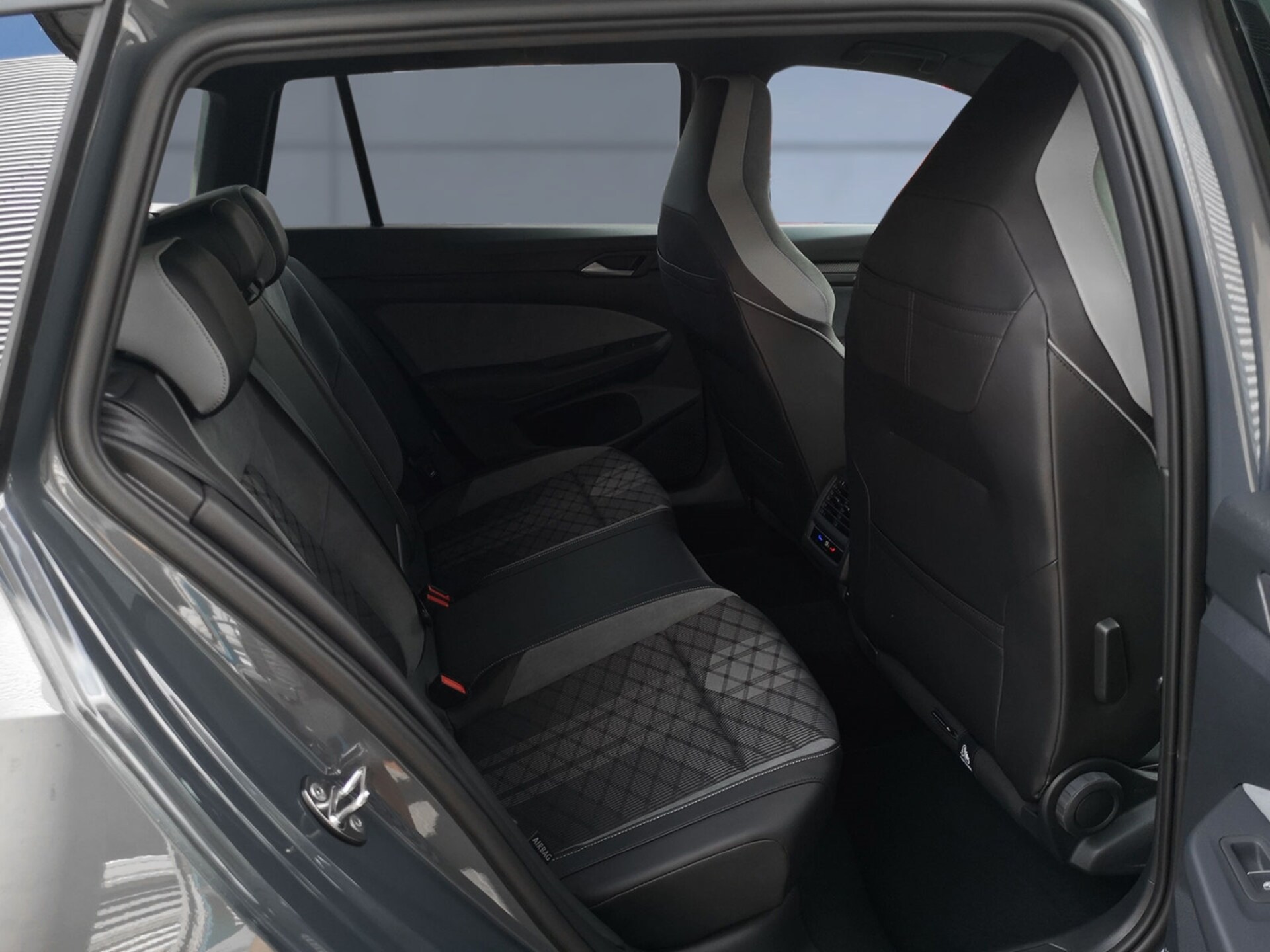 Volkswagen Golf Variant R-Line