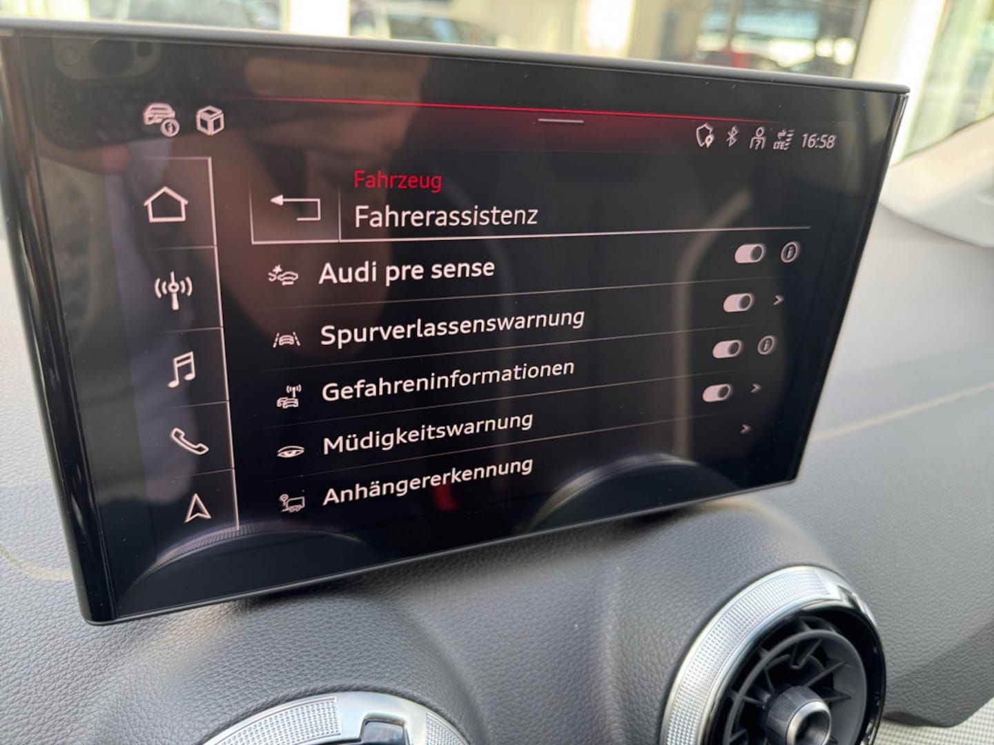 Bild über Audi Q2 advanced 35 TFSI S tronic - für weitere Informationen kontaktieren Sie den Audi Partner