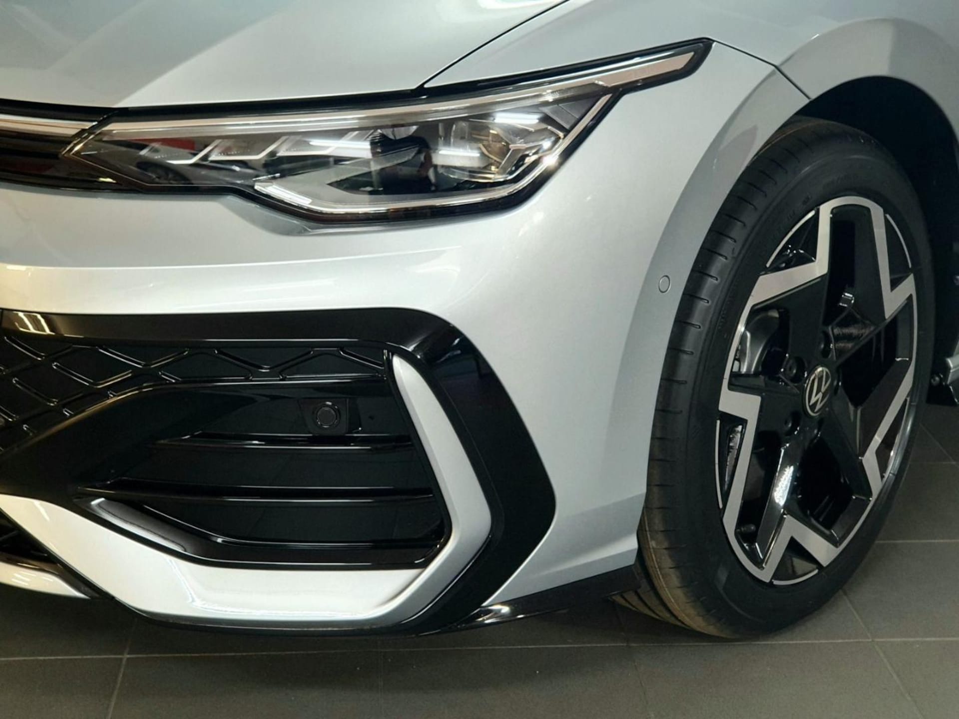 Volkswagen Golf R-Line