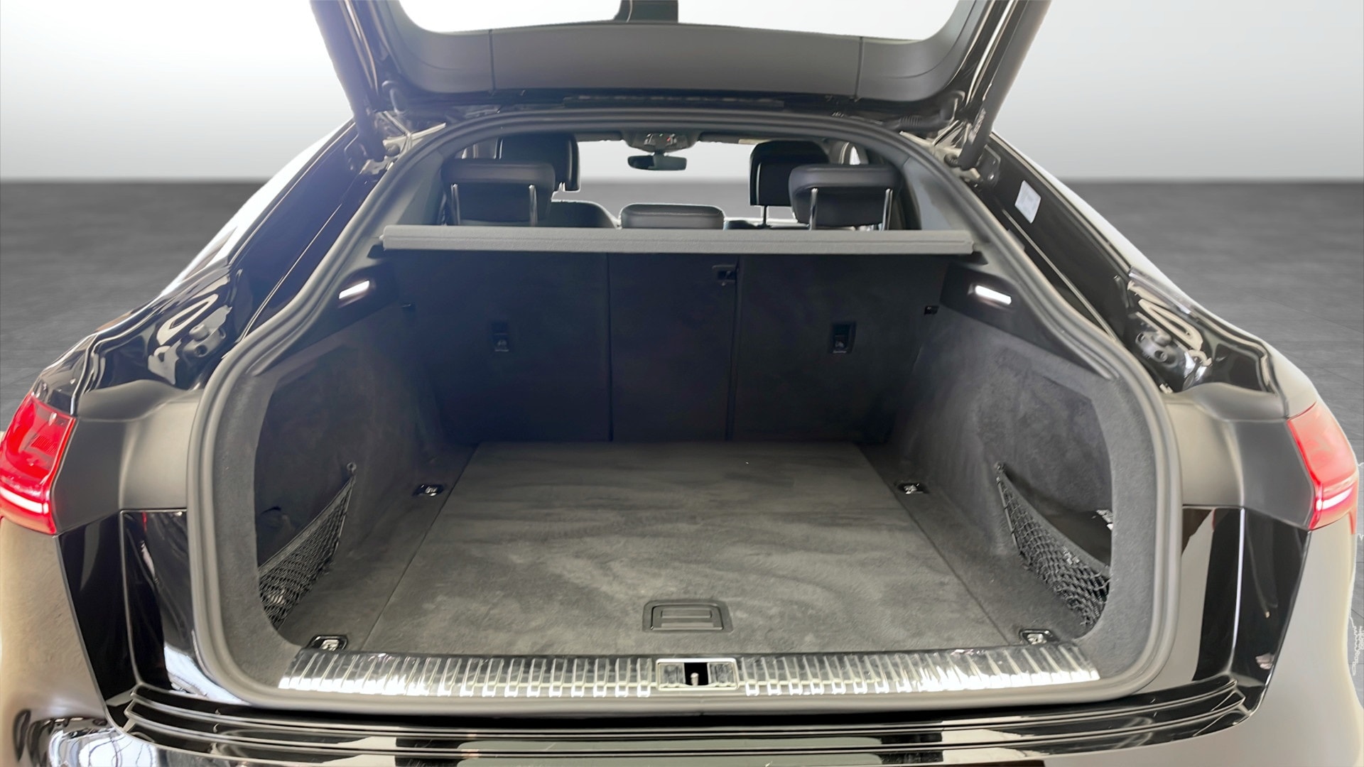 Bild som visar Audi e-tron Sportback e-tron Sportback 55 quattro S line 300,00 kW - för mer information kontakta din Audi Partner