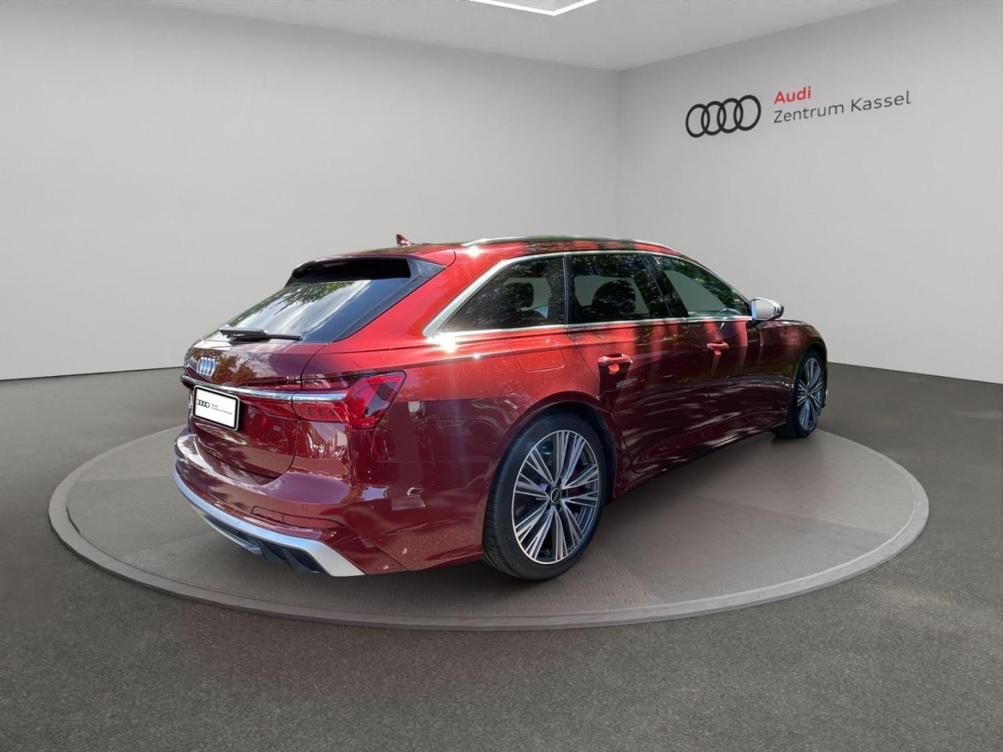 Bild über Audi S6 Avant TDI quattro tiptronic - für weitere Informationen kontaktieren Sie den Audi Partner