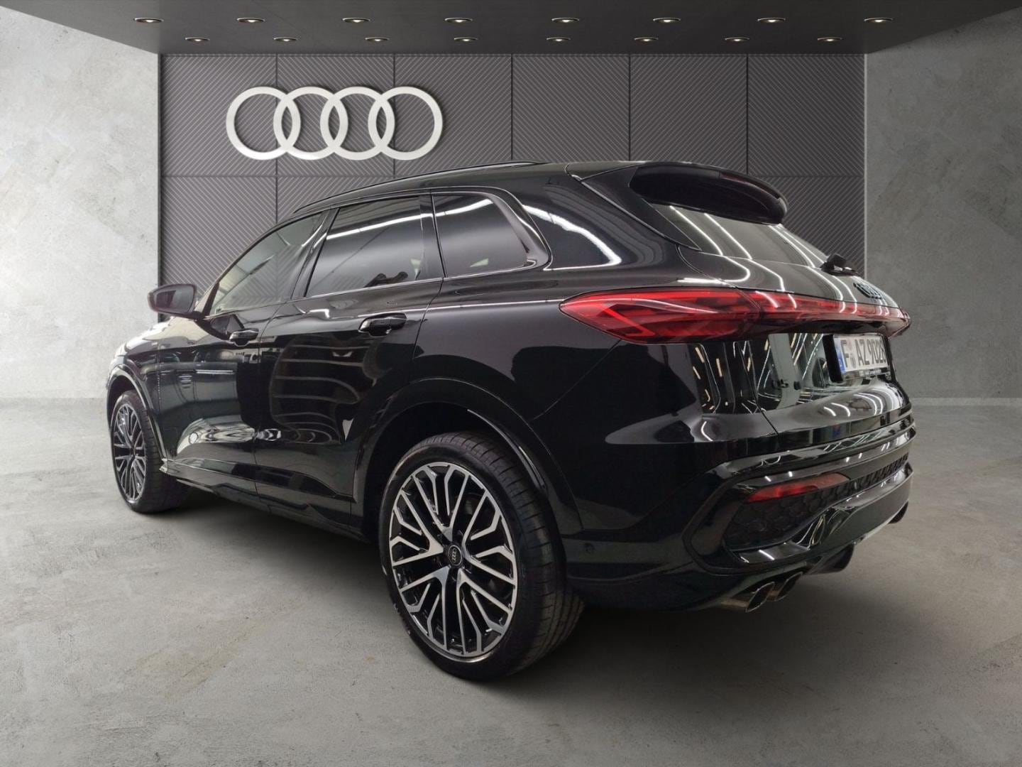 Bild über Audi Q5 SUV TDI quattro 150 kW S tronic - für weitere Informationen kontaktieren Sie den Audi Partner