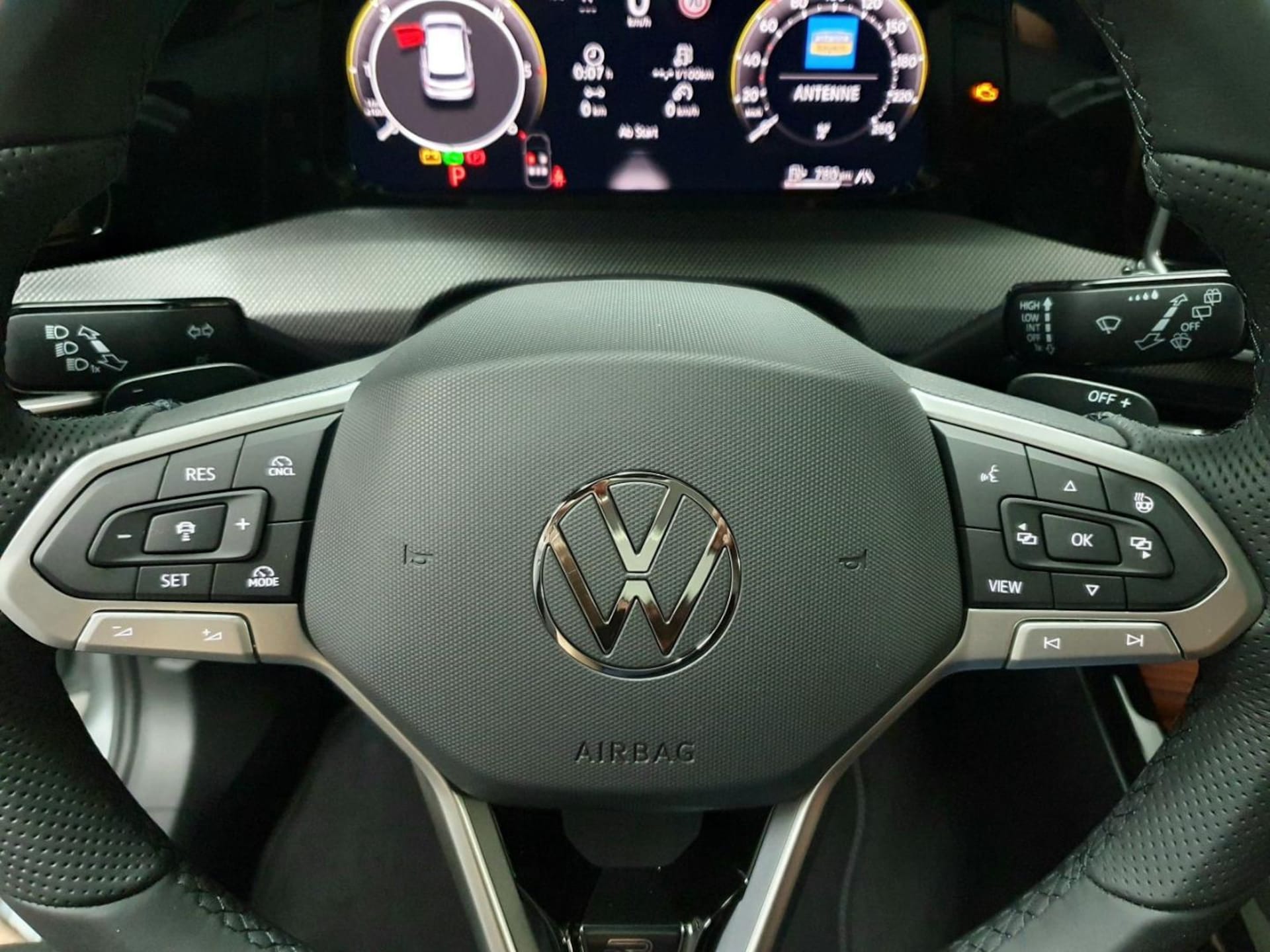 Volkswagen Golf R-Line