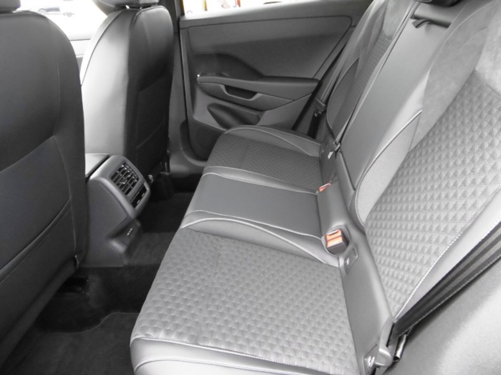 Volkswagen T-Roc – Bild 8