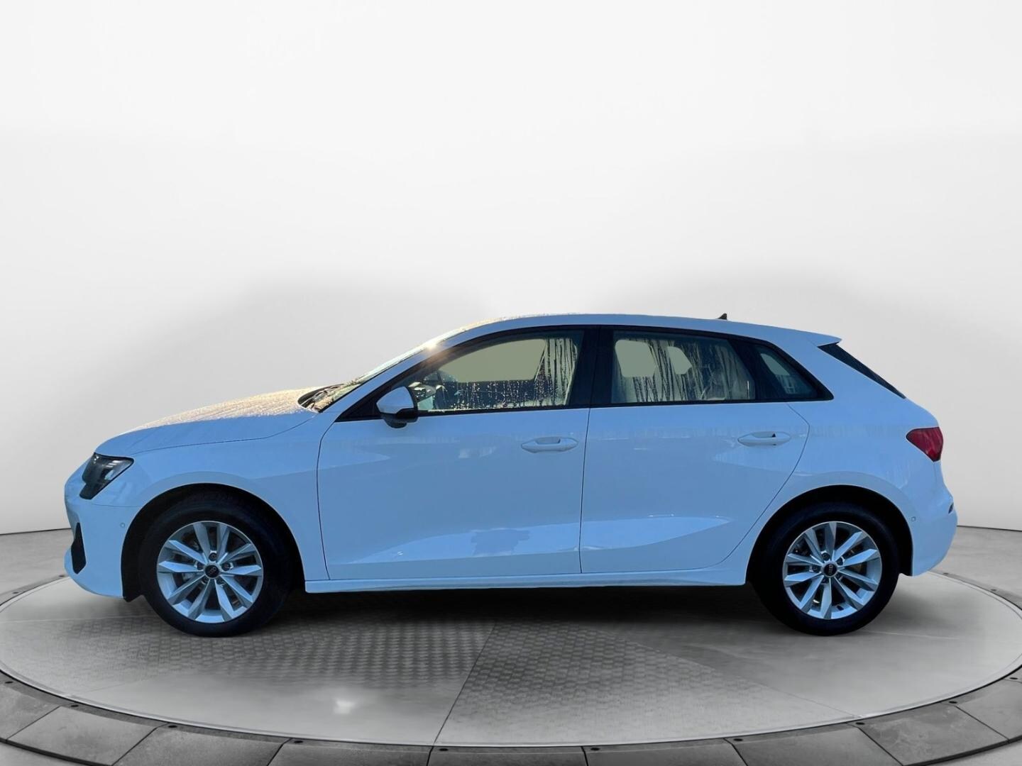 Bild über Audi A3 Sportback 30 TFSI S tronic - für weitere Informationen kontaktieren Sie den Audi Partner
