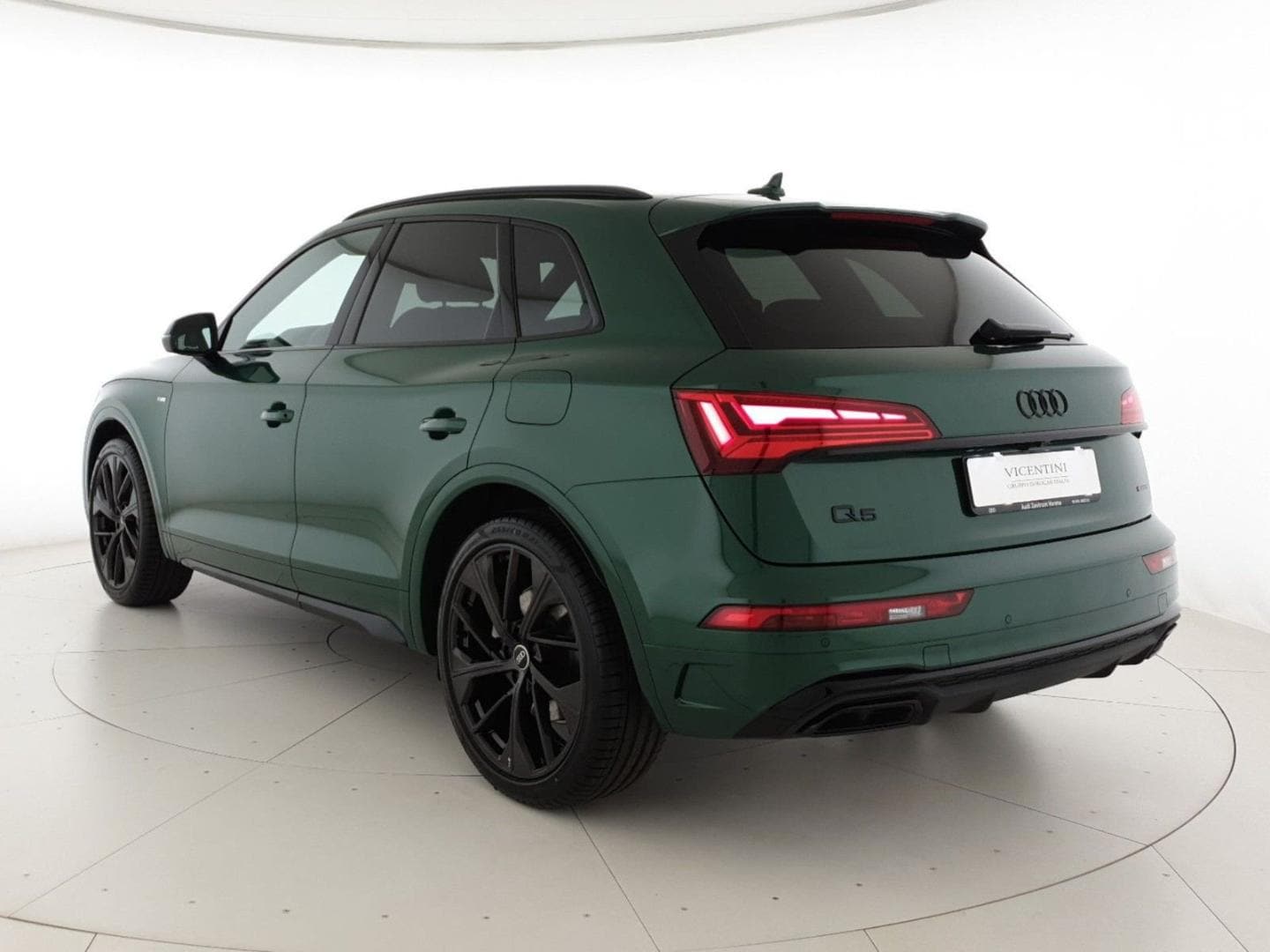 Image about Audi Q5 TFSI e Identity Black 50 TFSI e quattro 220 kW (299 CV) S tronic