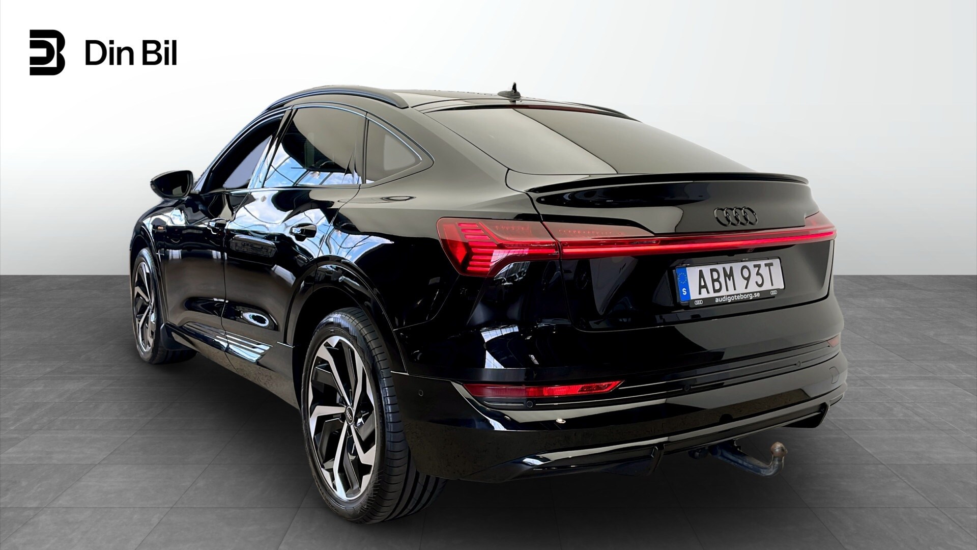 Bild som visar&nbsp;Audi e-tron Sportback&nbsp;e-tron Sportback 55 quattro S line 300,00 kW - för mer information kontakta din Audi Partner