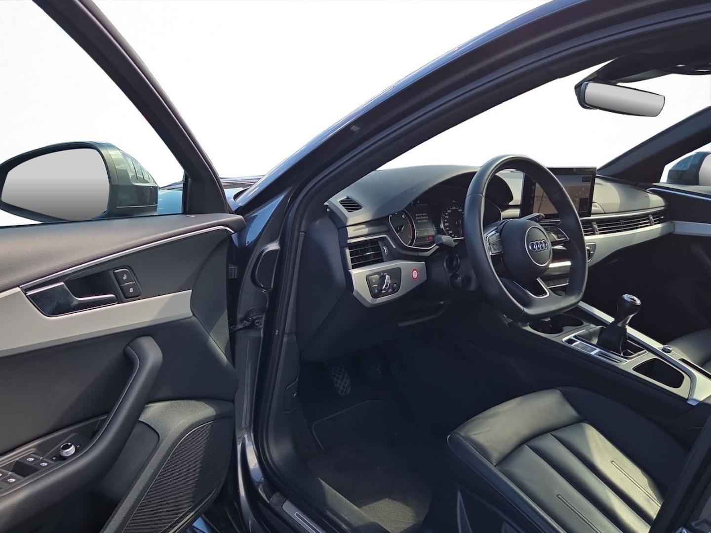 Bild über Audi A4 Avant S line 35 TFSI Schaltgetriebe - für weitere Informationen kontaktieren Sie den Audi Partner