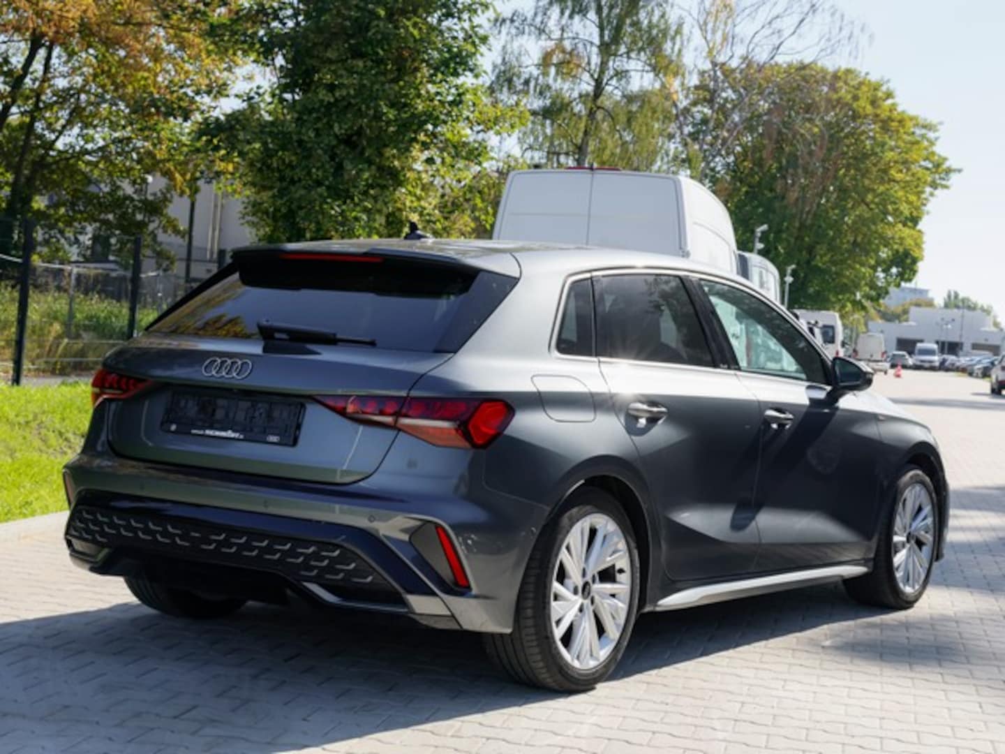 Bild über Audi A3 Sportback S line 35 TFSI S tronic - für weitere Informationen kontaktieren Sie den Audi Partner