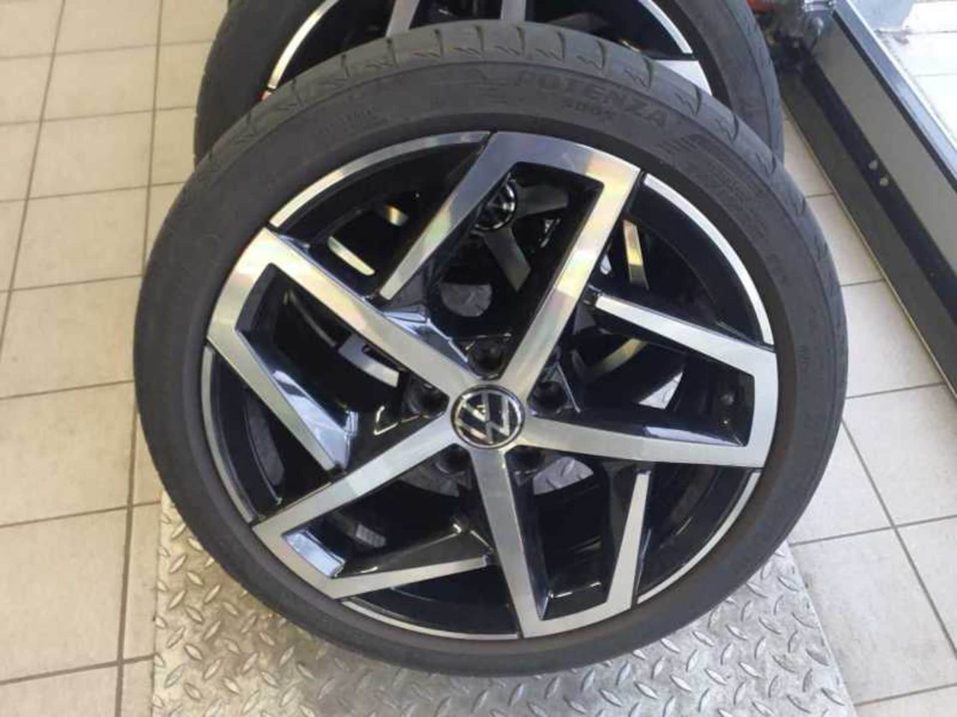Volkswagen Golf Style