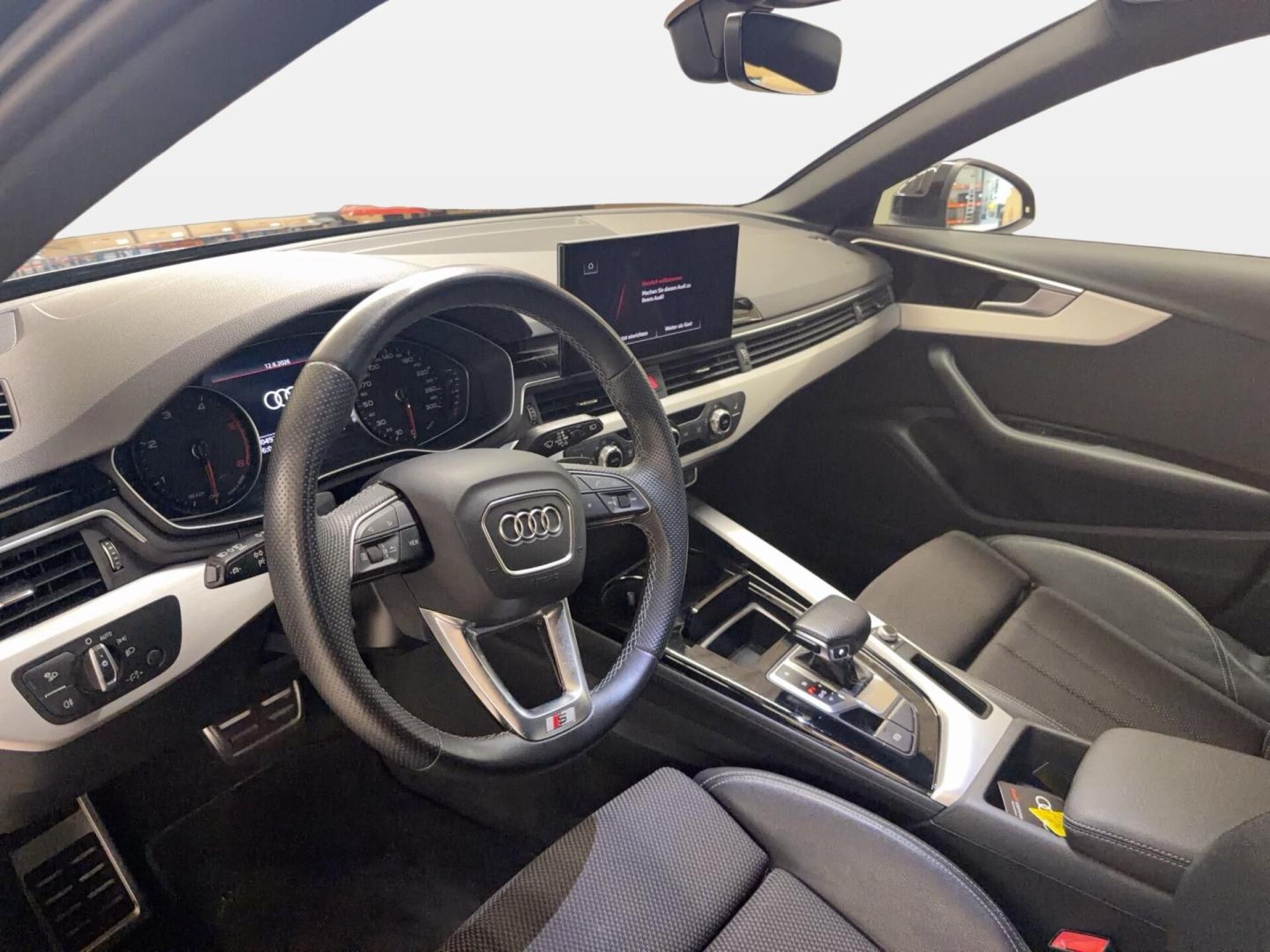 Audi A4 Avant S line