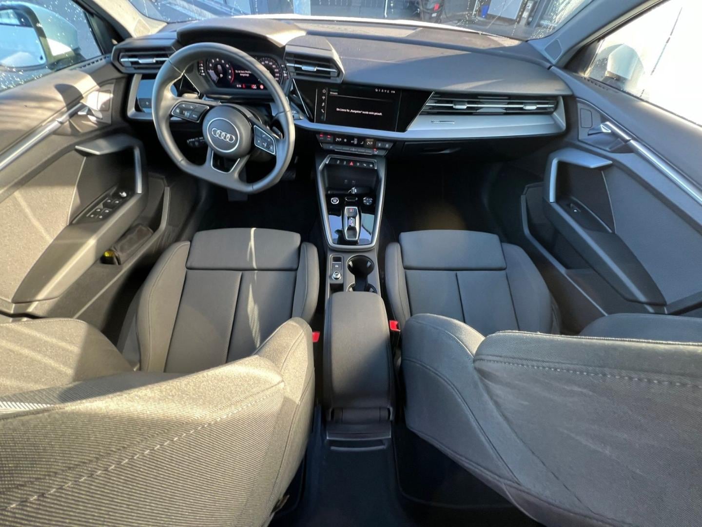 Bild über Audi A3 Sportback 30 TFSI S tronic - für weitere Informationen kontaktieren Sie den Audi Partner