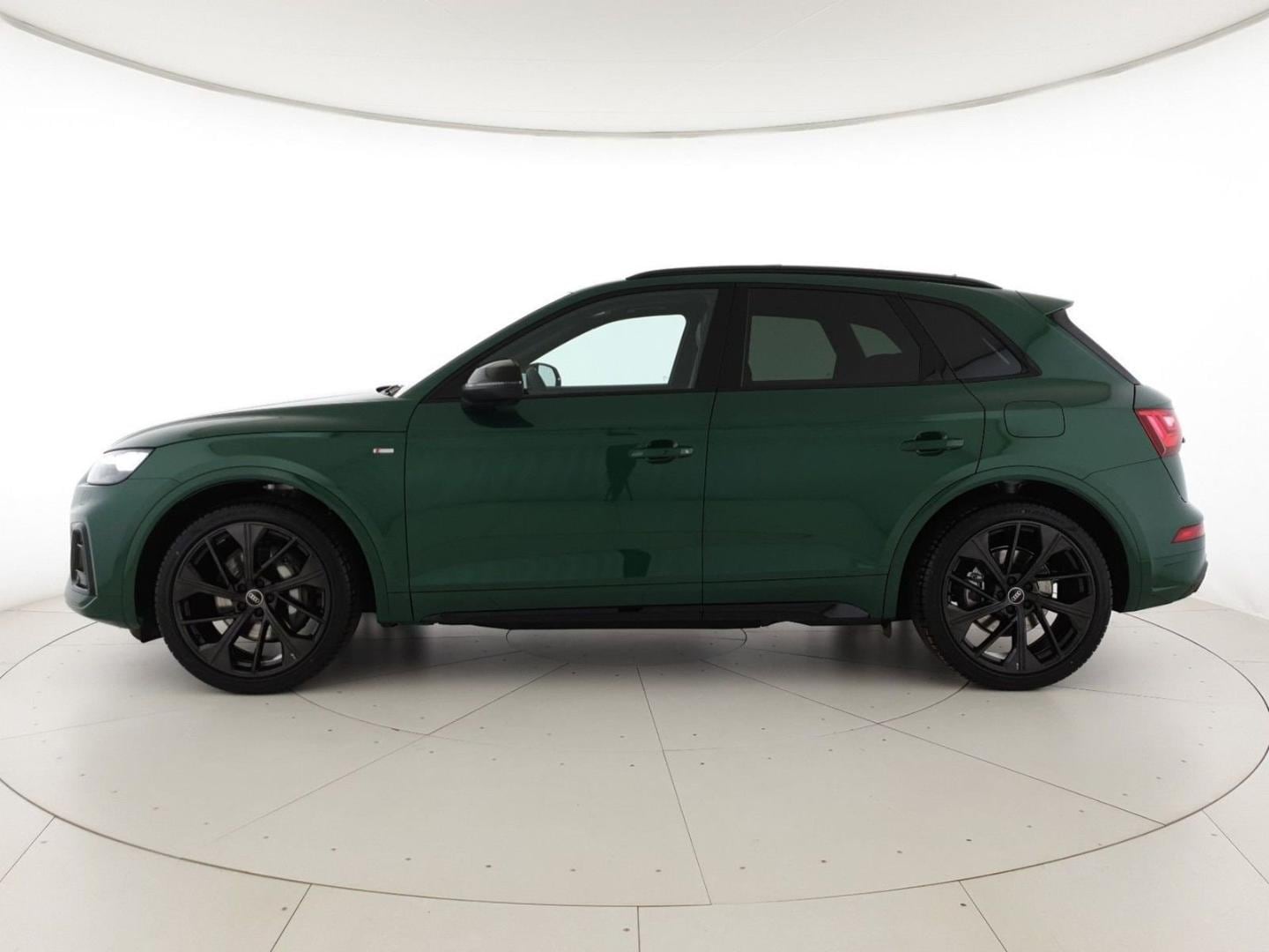 Image about Audi Q5 TFSI e Identity Black 50 TFSI e quattro 220 kW (299 CV) S tronic