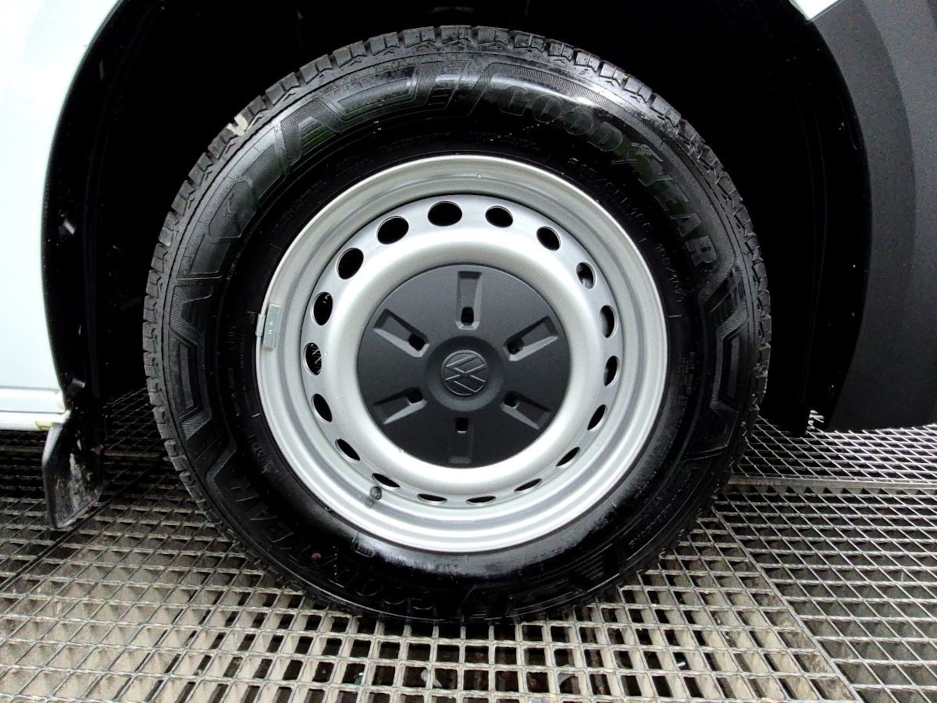 Volkswagen Transporter Kasten langer Radstand