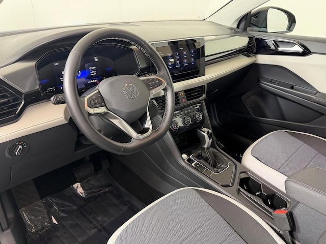 2025 Volkswagen Taos