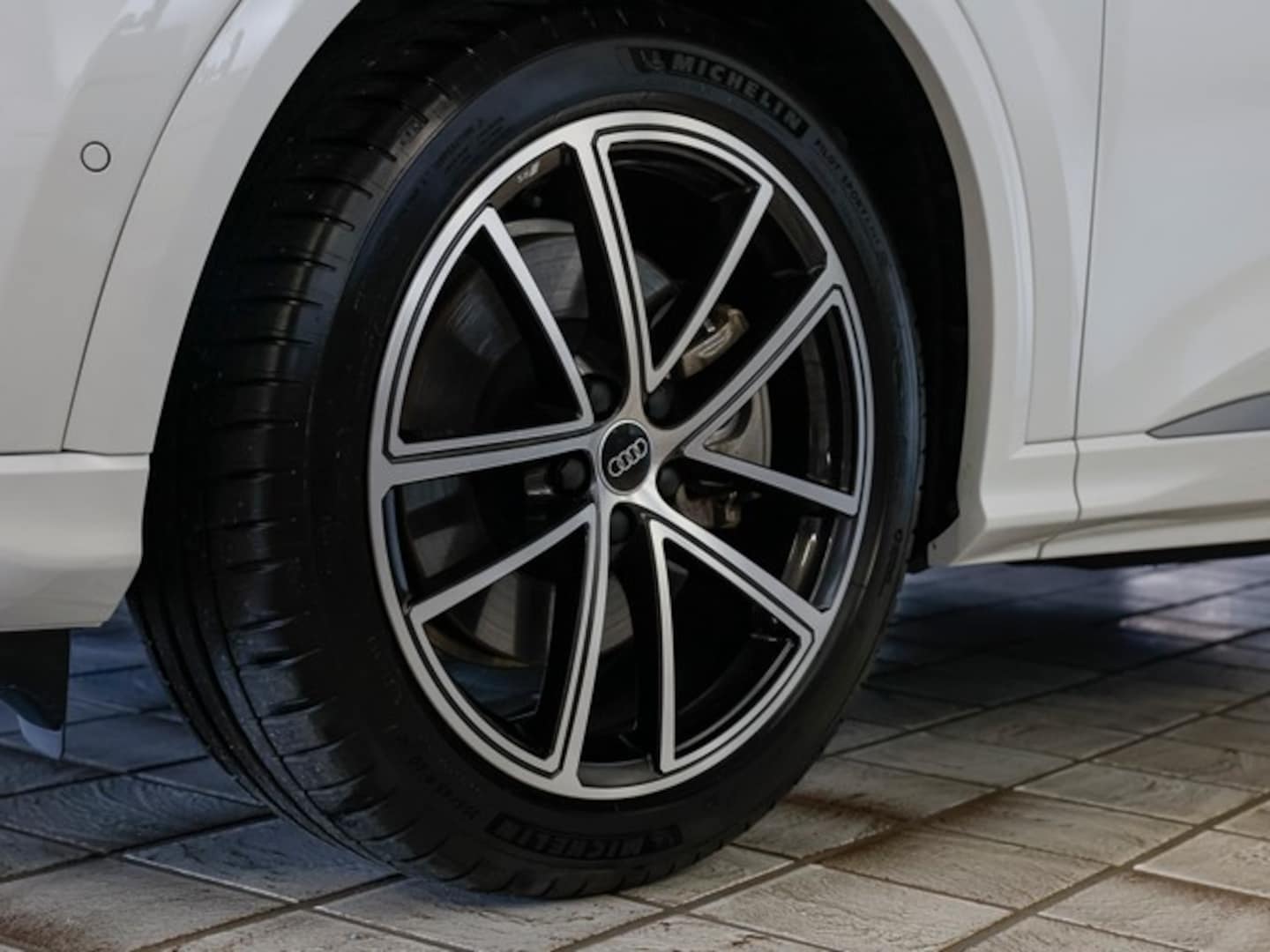 Bild über Audi Q5 SUV e-hybrid e-hybrid quattro 220 kW S tronic - für weitere Informationen kontaktieren Sie den Audi Partner