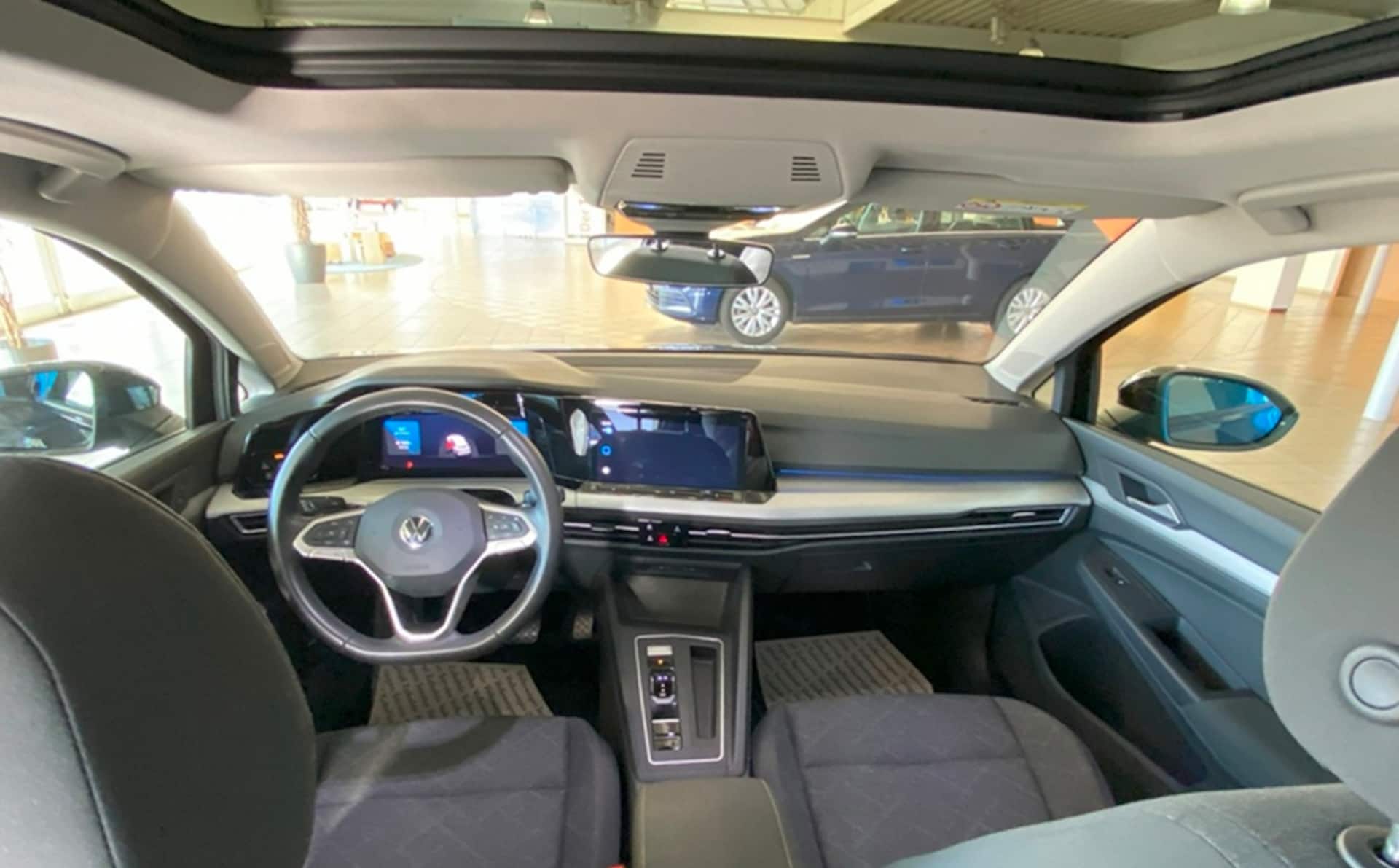 Volkswagen Golf Variant Life