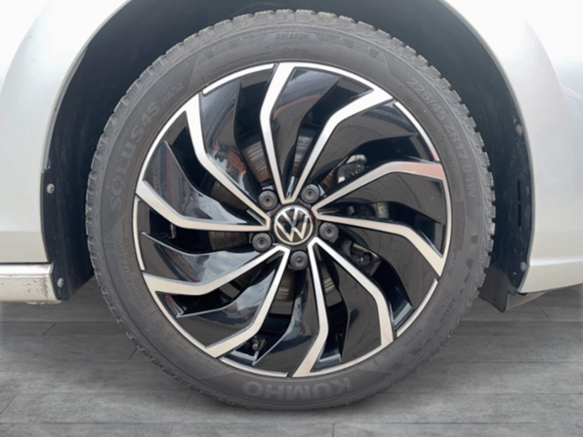 Volkswagen Golf Active