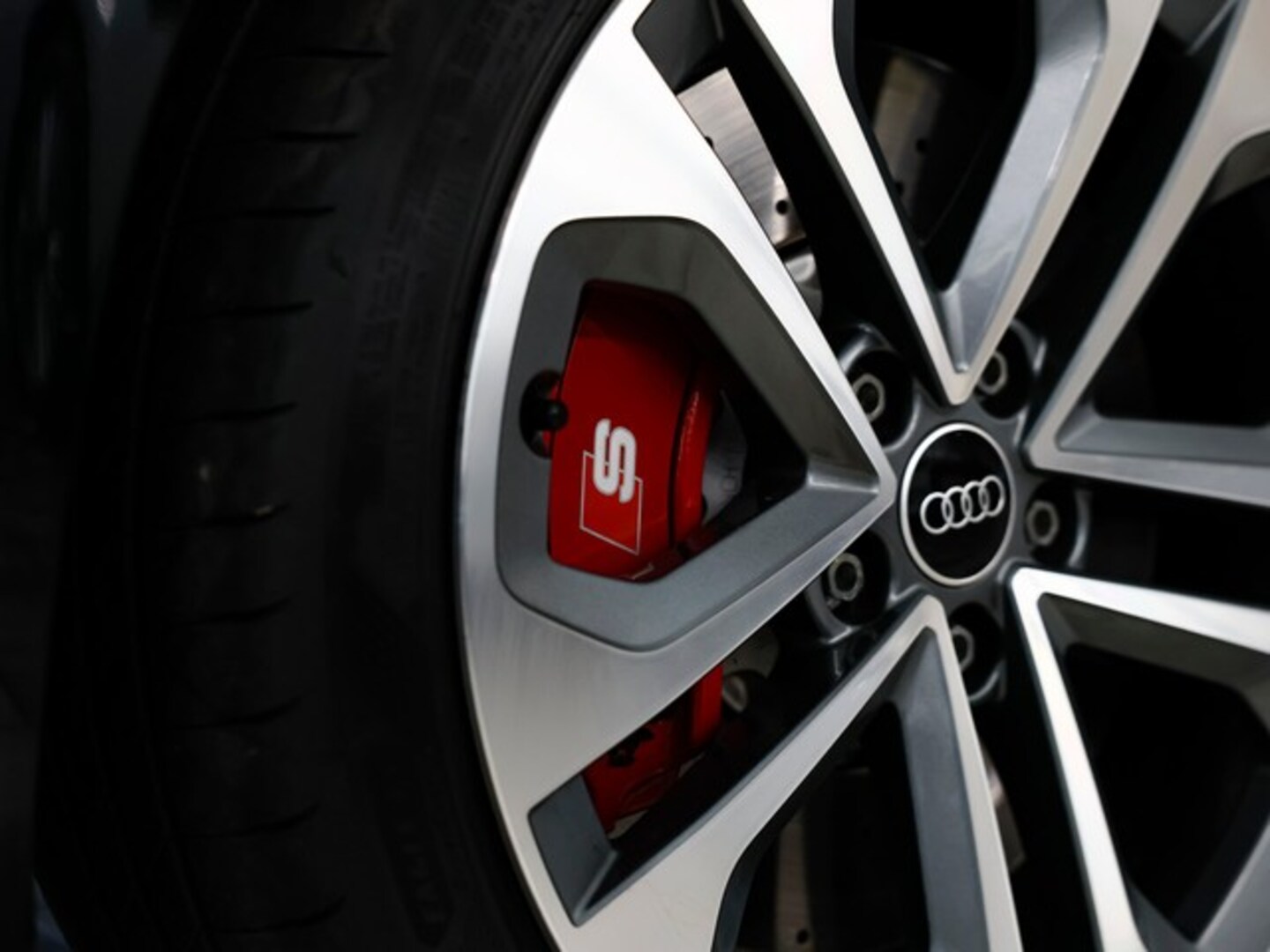 Bild über Audi S3 Sportback TFSI quattro S tronic - für weitere Informationen kontaktieren Sie den Audi Partner