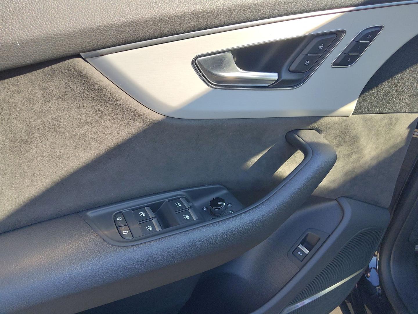 Image about Audi Q8 50 TDI quattro tiptronic