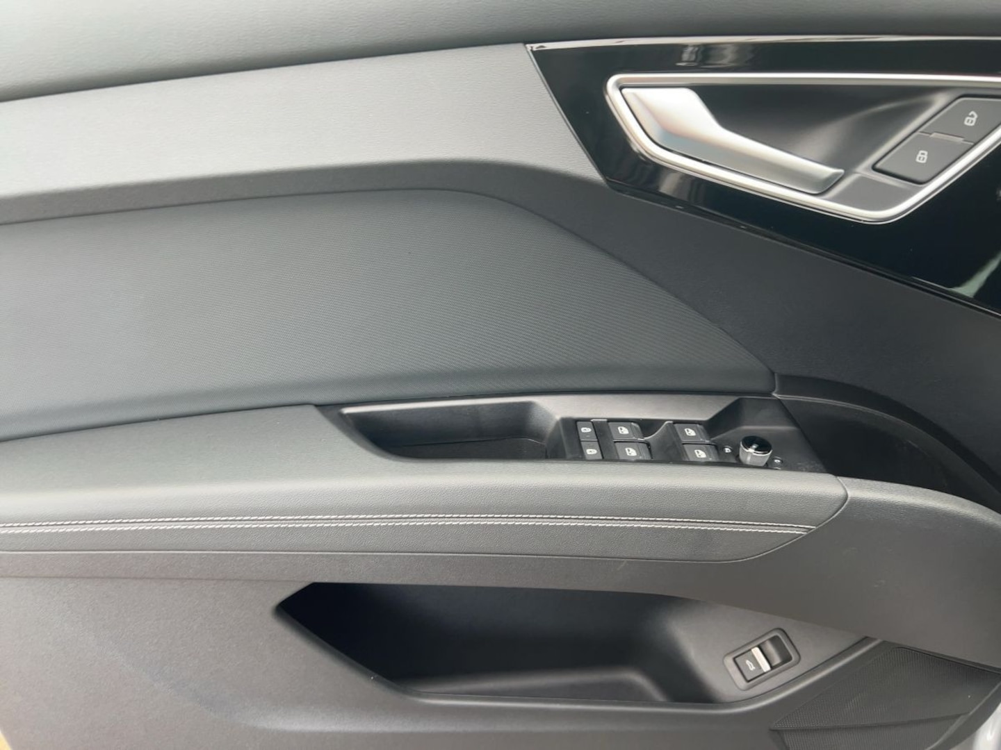 Bild über Audi Q4 Sportback e-tron 50 e-tron quattro - für weitere Informationen kontaktieren Sie den Audi Partner