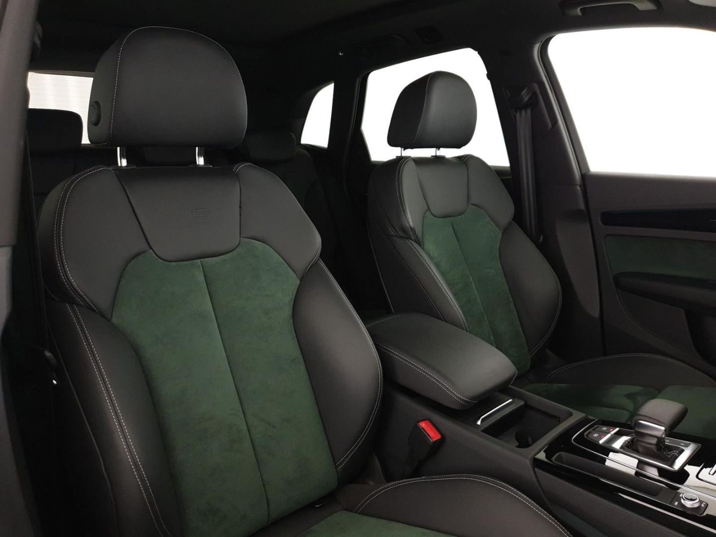 Image about Audi Q5 TFSI e Identity Black 50 TFSI e quattro 220 kW (299 CV) S tronic