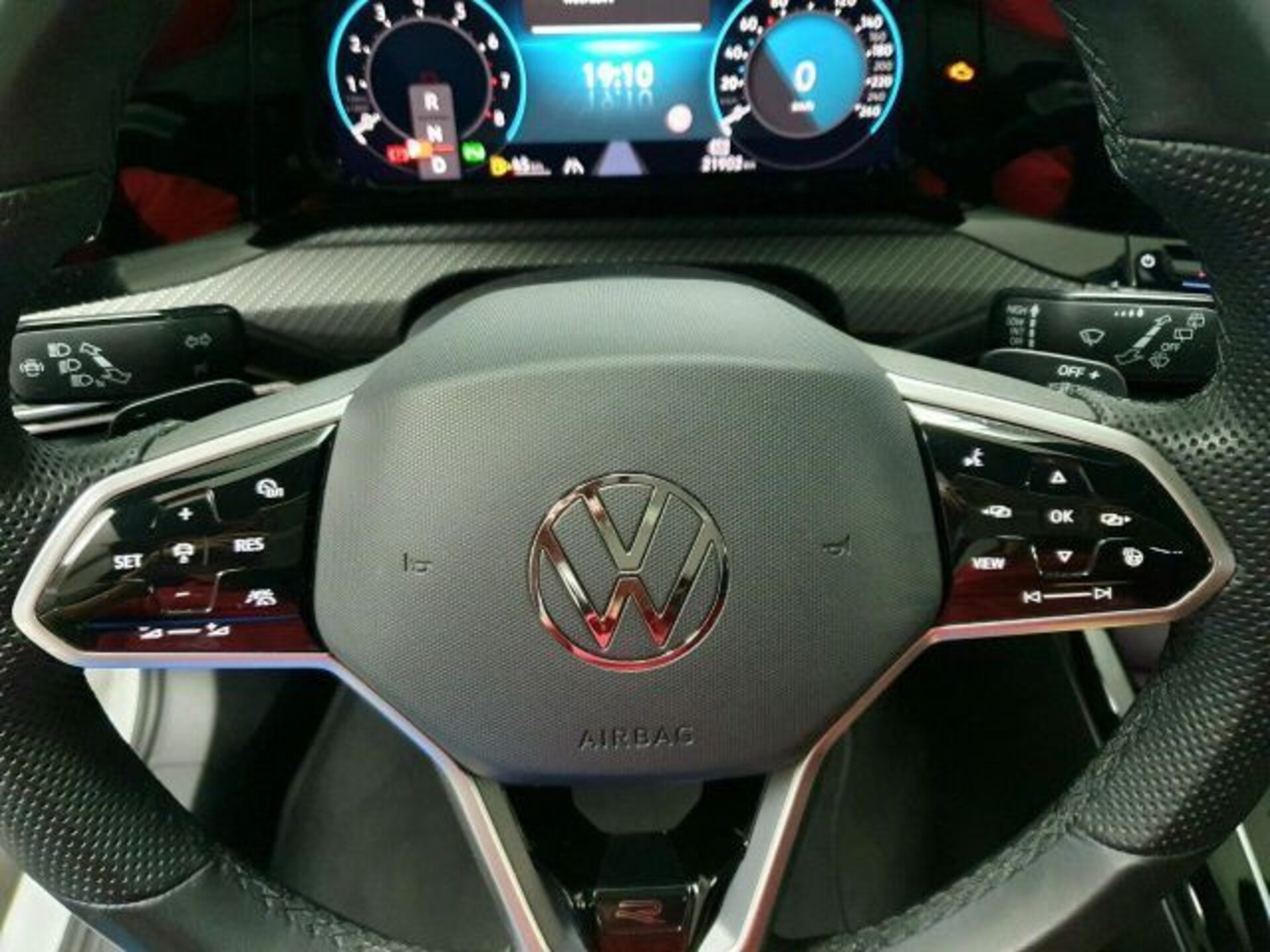 Volkswagen Golf R-Line
