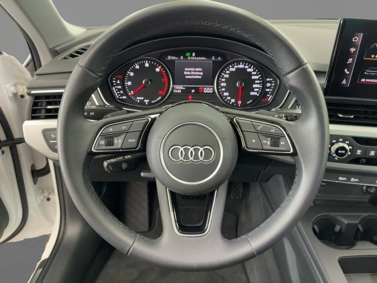 Bild über Audi A4 Avant 35 TFSI S tronic - für weitere Informationen kontaktieren Sie den Audi Partner