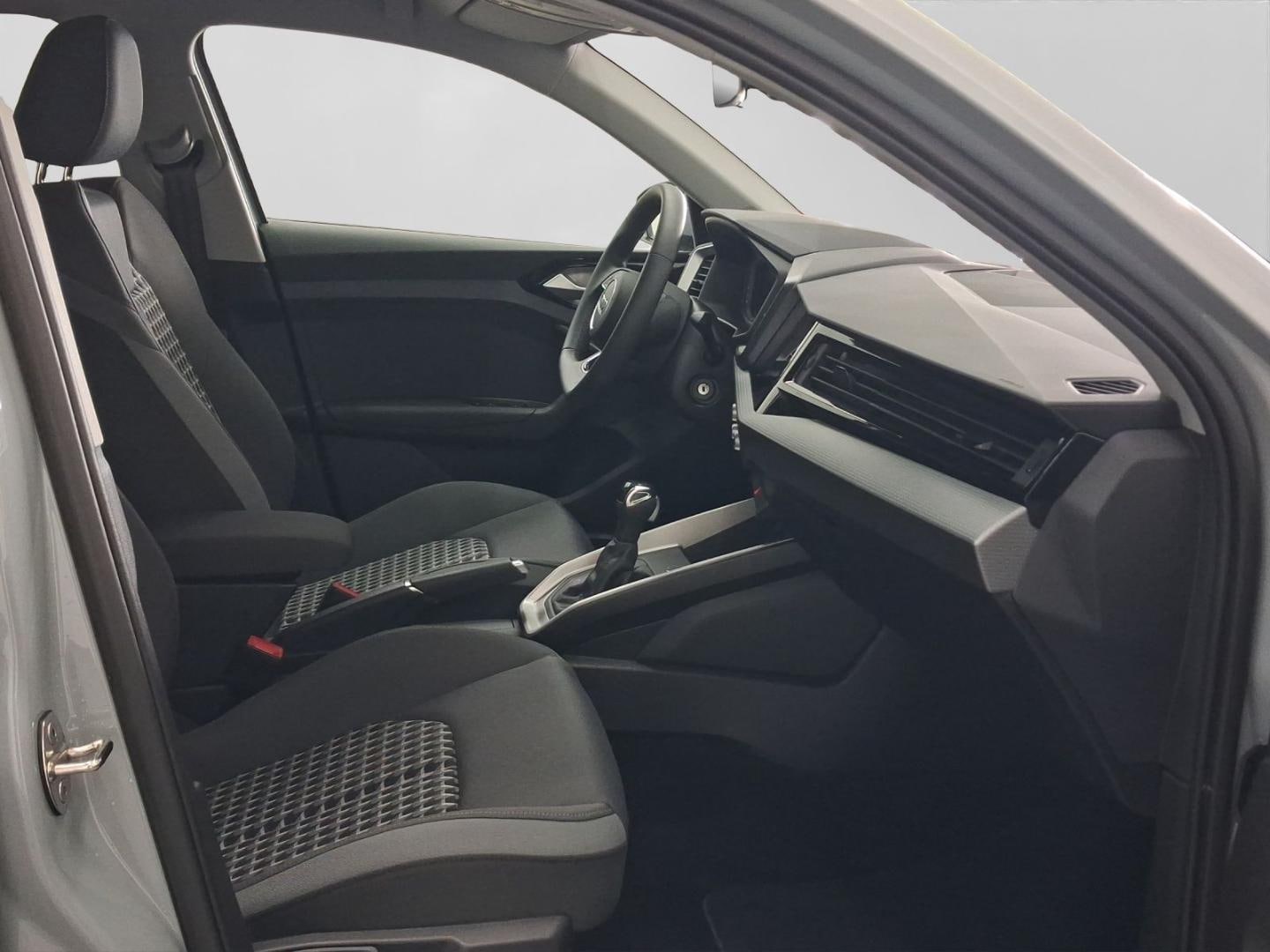 Bild über Audi A1 Sportback S line 25 TFSI S tronic - für weitere Informationen kontaktieren Sie den Audi Partner