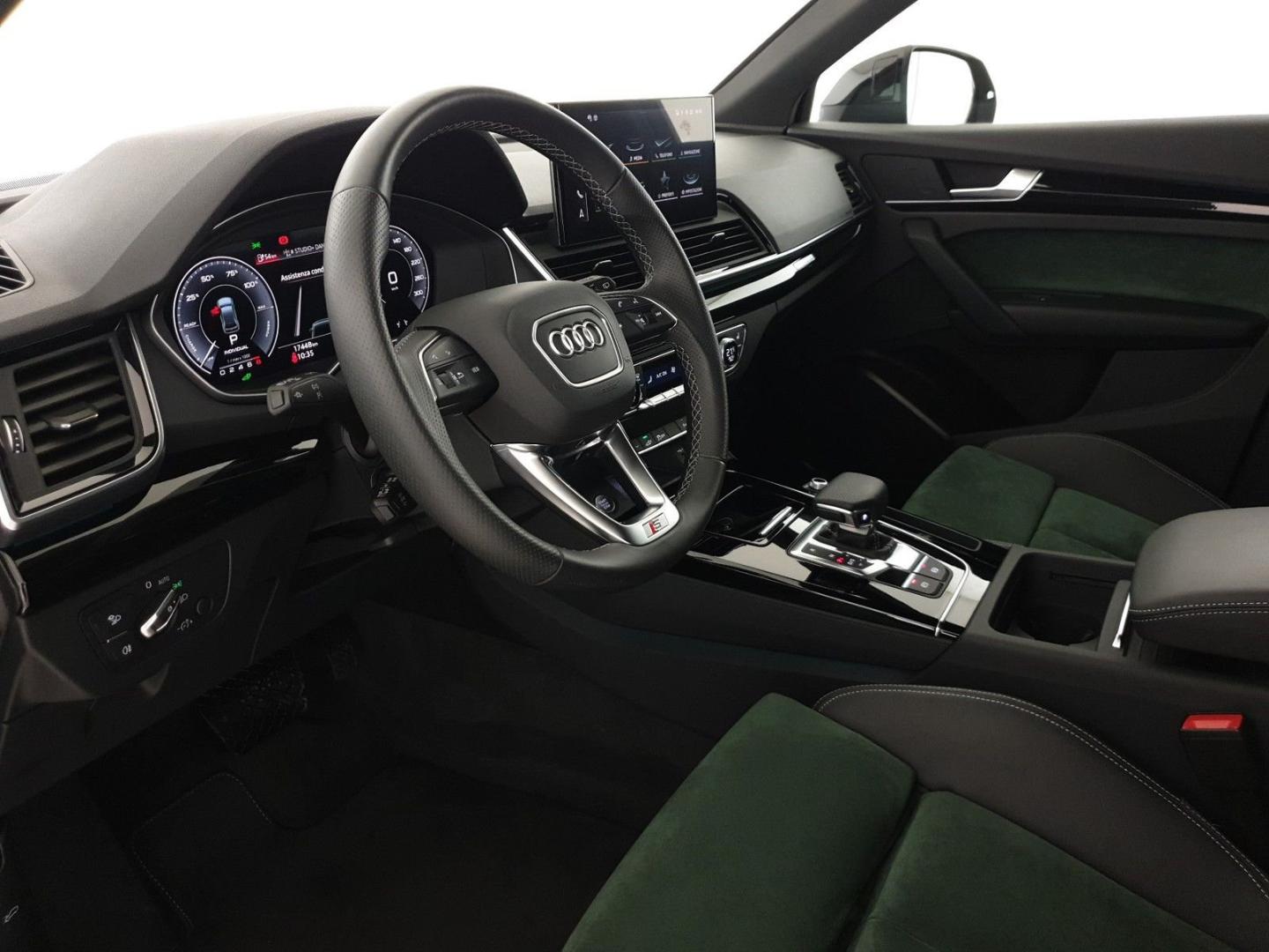 Image about Audi Q5 TFSI e Identity Black 50 TFSI e quattro 220 kW (299 CV) S tronic