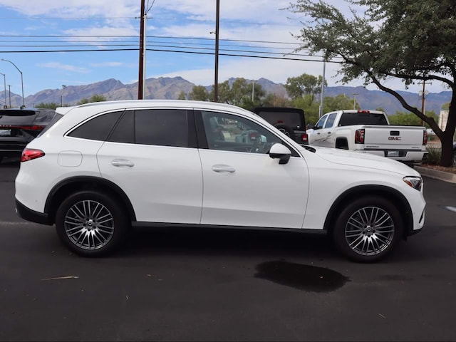 2026 Mercedes-Benz GLC 300