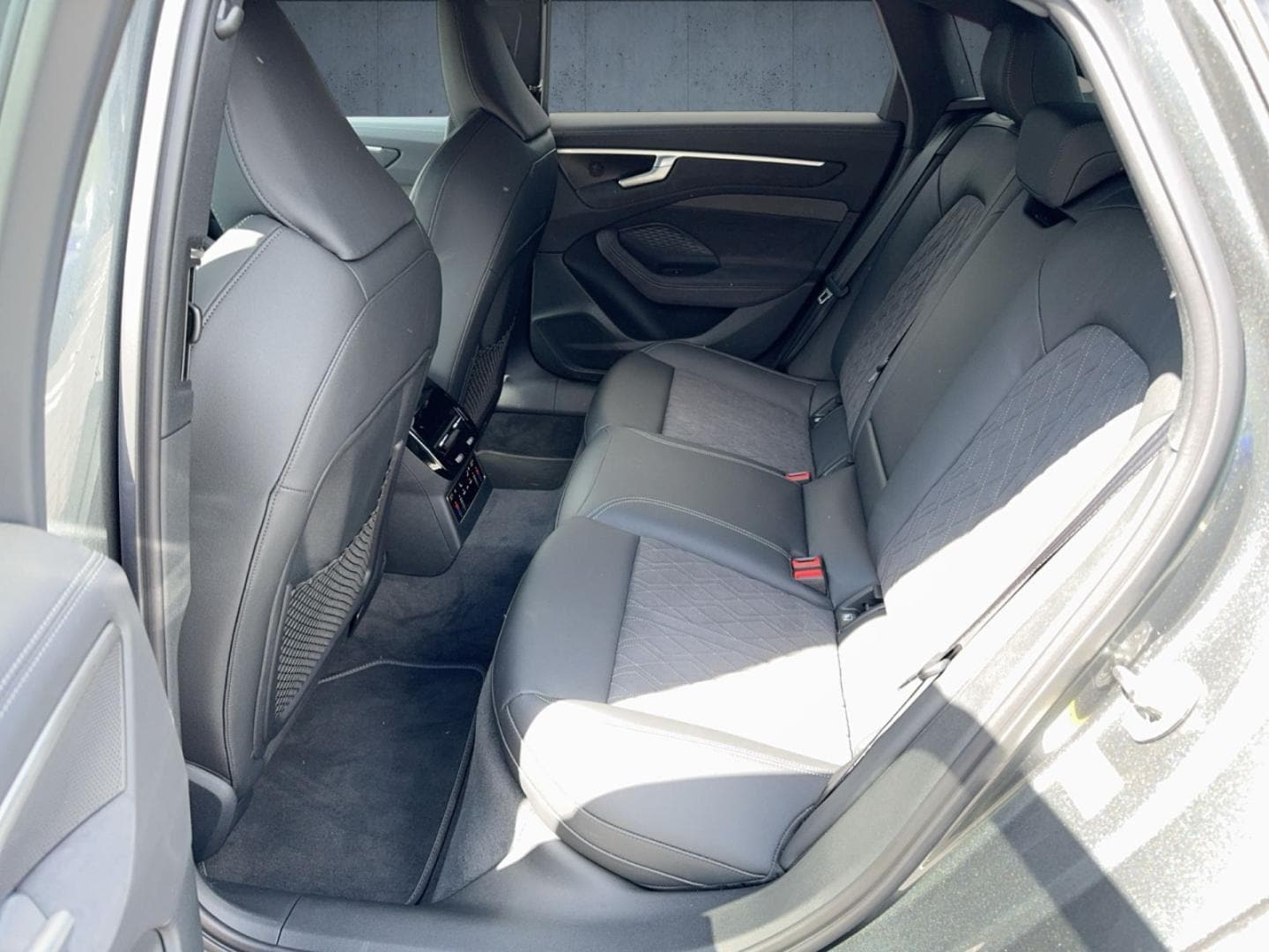 Bild über Audi A6 Limousine edition one TDI quattro 150 kW S tronic - für weitere Informationen kontaktieren Sie den Audi Partner