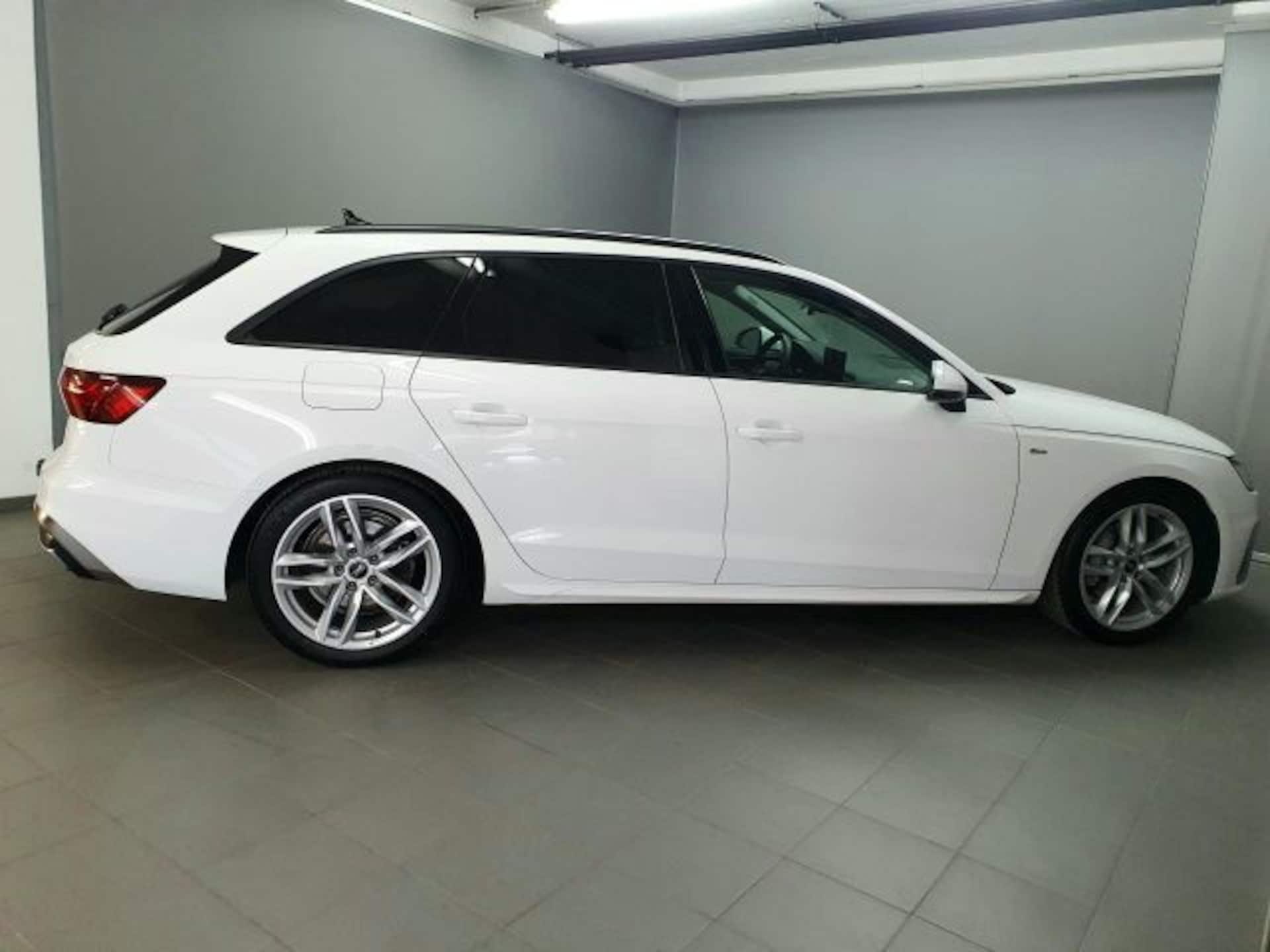Audi A4 Avant S line