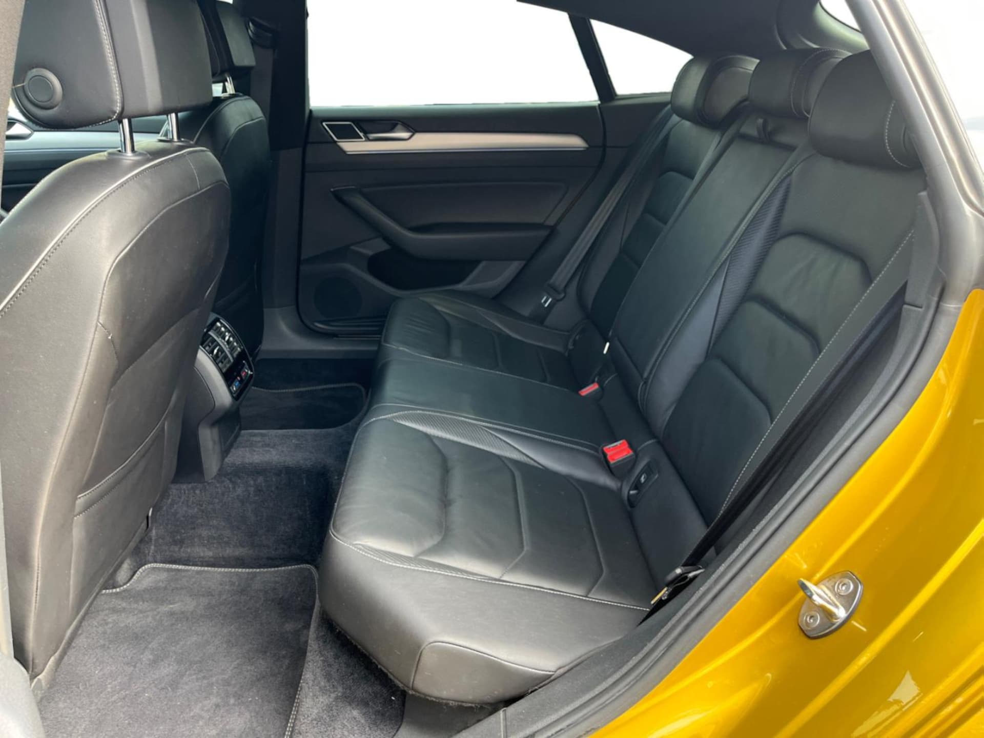 Volkswagen Arteon R-Line