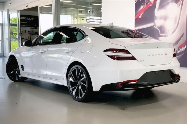 2023 Genesis G70